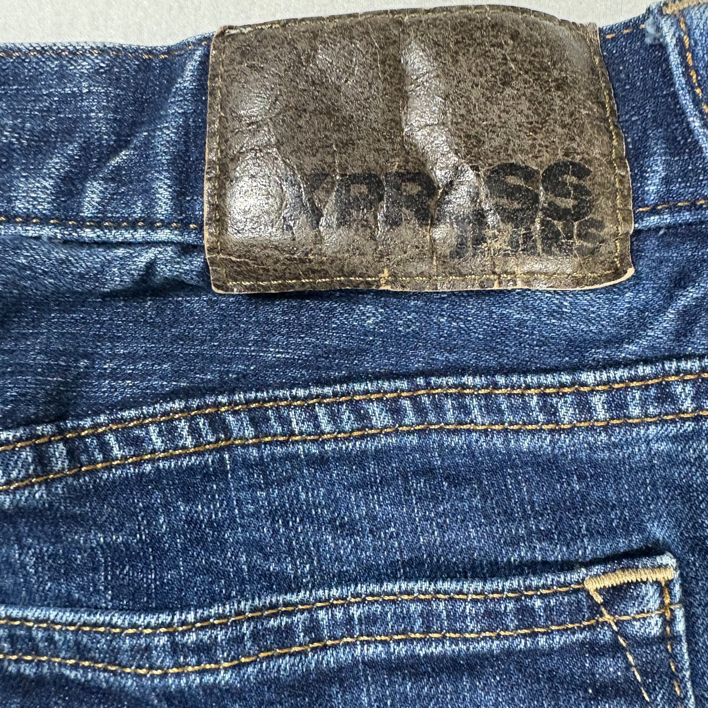 Express Jeans Men’s Straight Leg Denim Blue 34x30 Classic Mid Rise Casual Pants