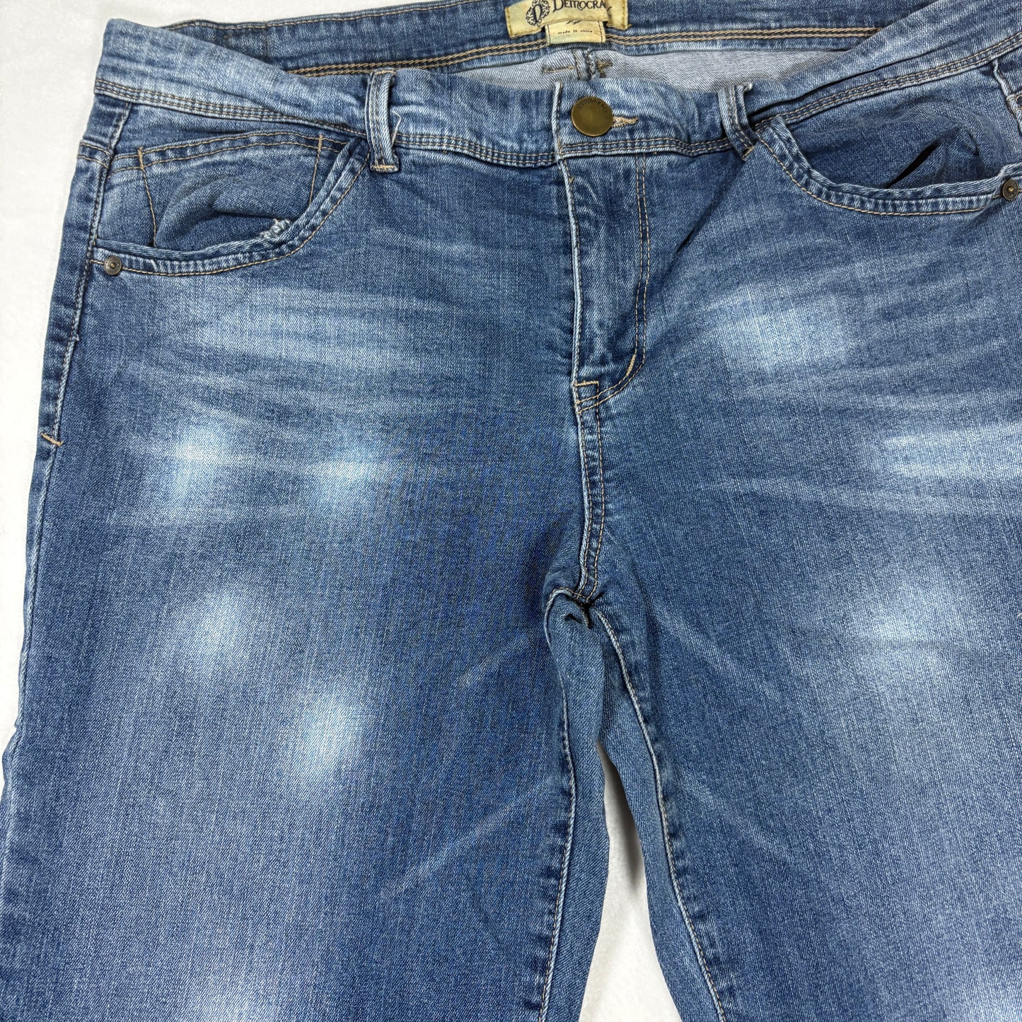 Democracy Women’s Jeans Size 14 Blue Straight Leg Faded Wash Stretch Denim Pants