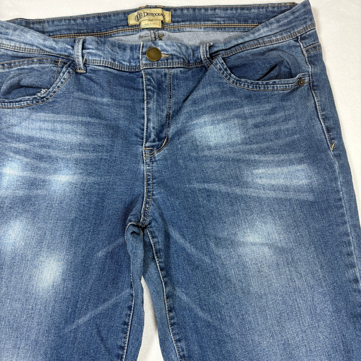 Democracy Women’s Jeans Size 14 Blue Straight Leg Faded Wash Stretch Denim Pants