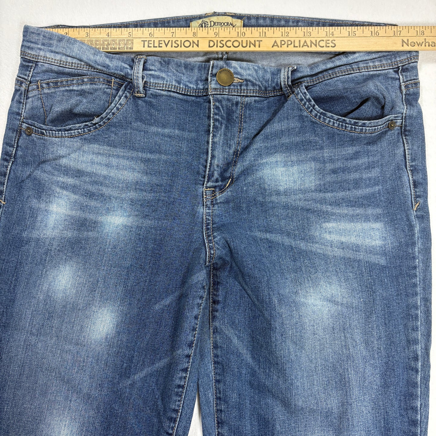 Democracy Women’s Jeans Size 14 Blue Straight Leg Faded Wash Stretch Denim Pants