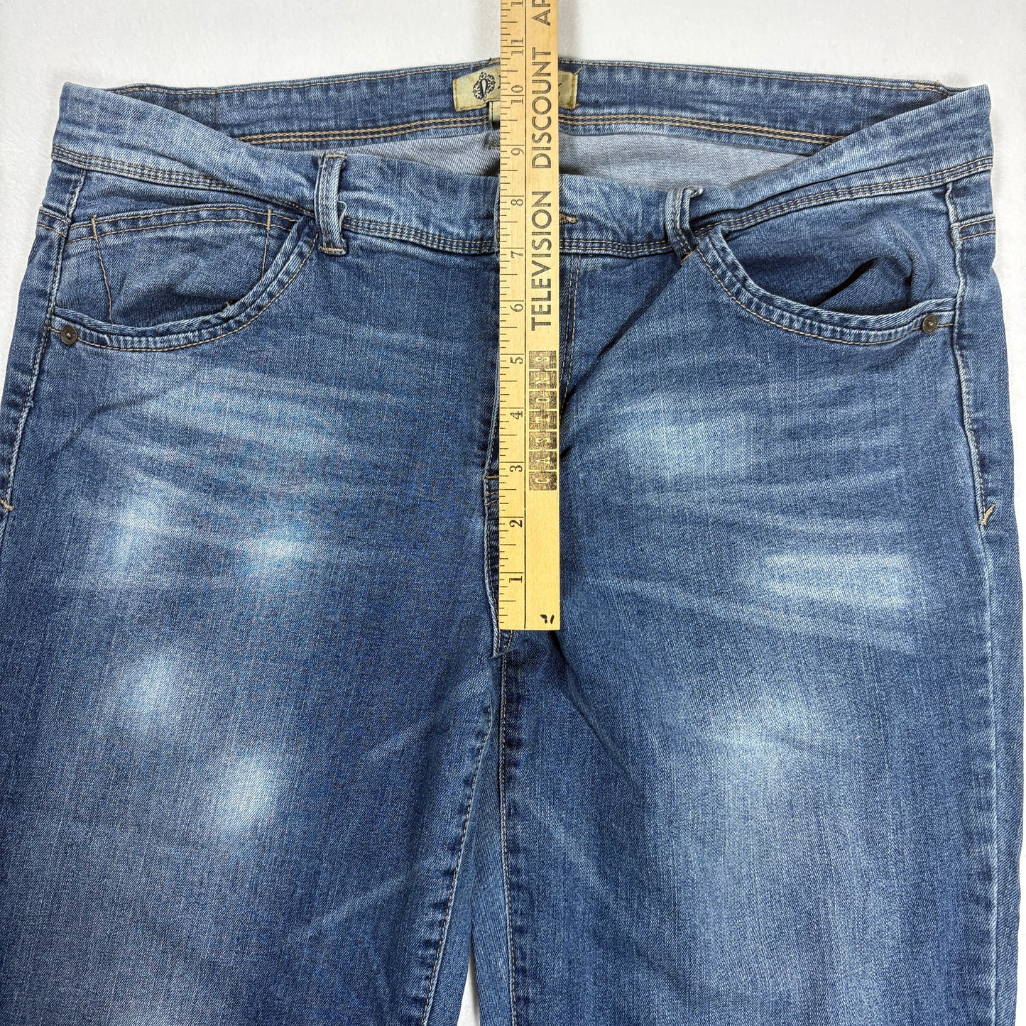 Democracy Women’s Jeans Size 14 Blue Straight Leg Faded Wash Stretch Denim Pants