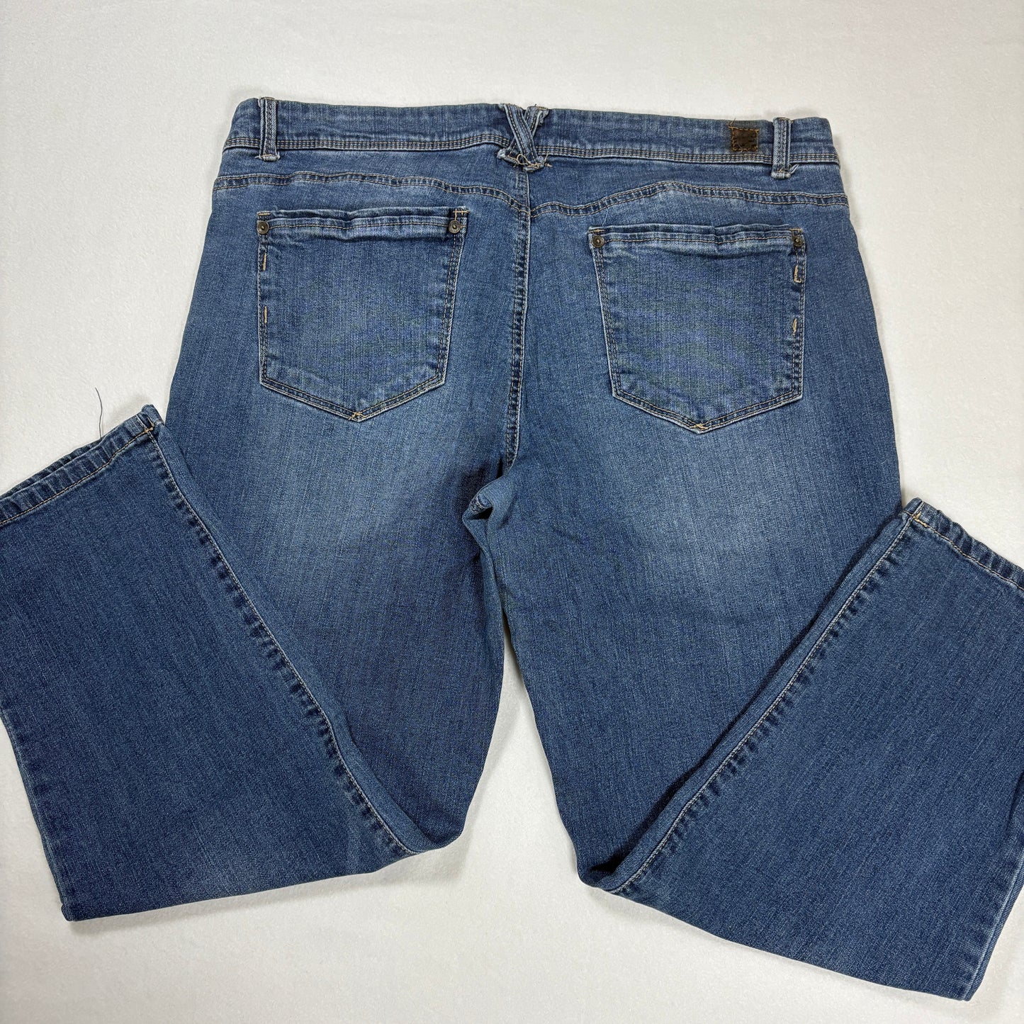 Democracy Women’s Jeans Size 14 Blue Straight Leg Faded Wash Stretch Denim Pants