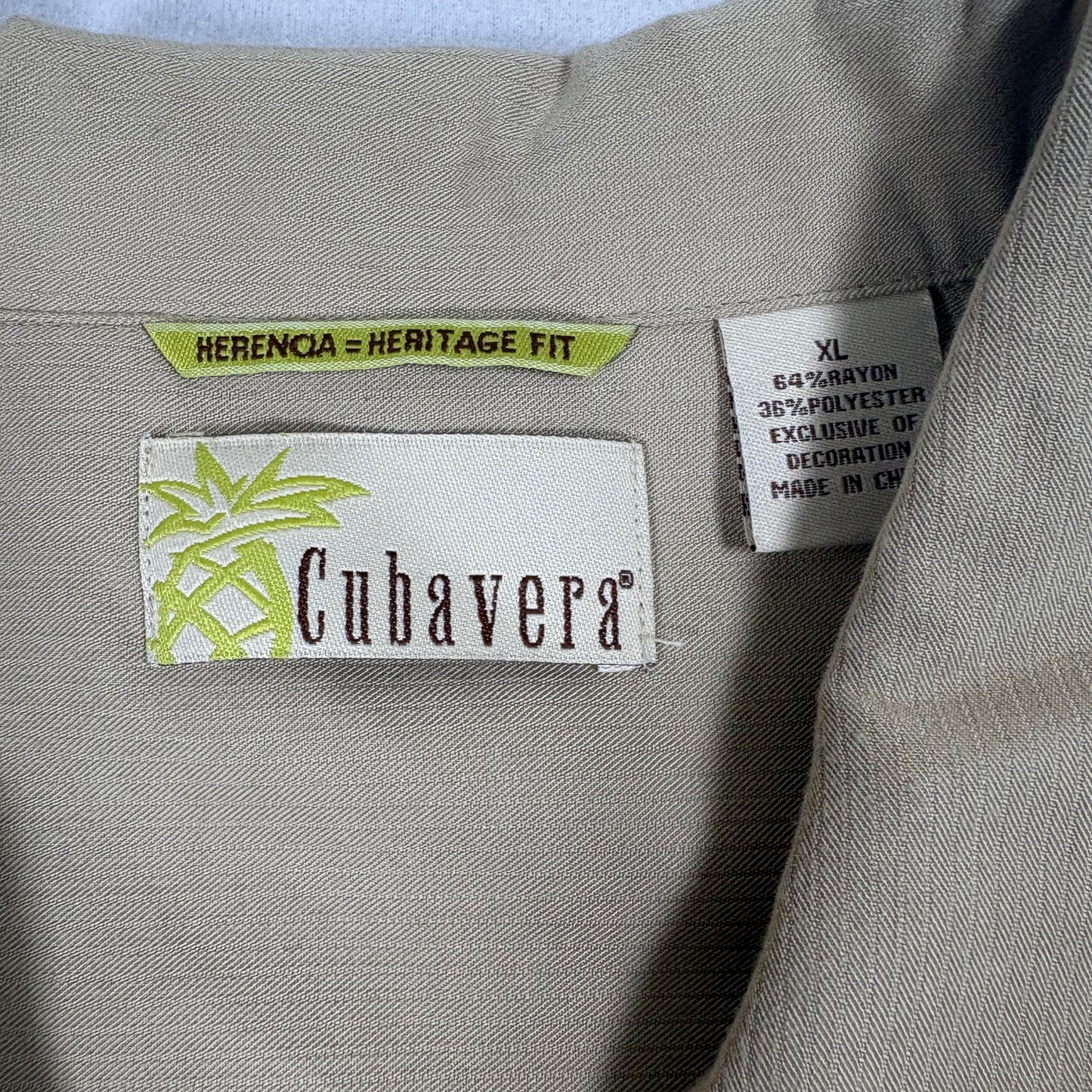 Cubavera mens XL guayabera shirt tan short sleeve embroidered heritage fit Y2K