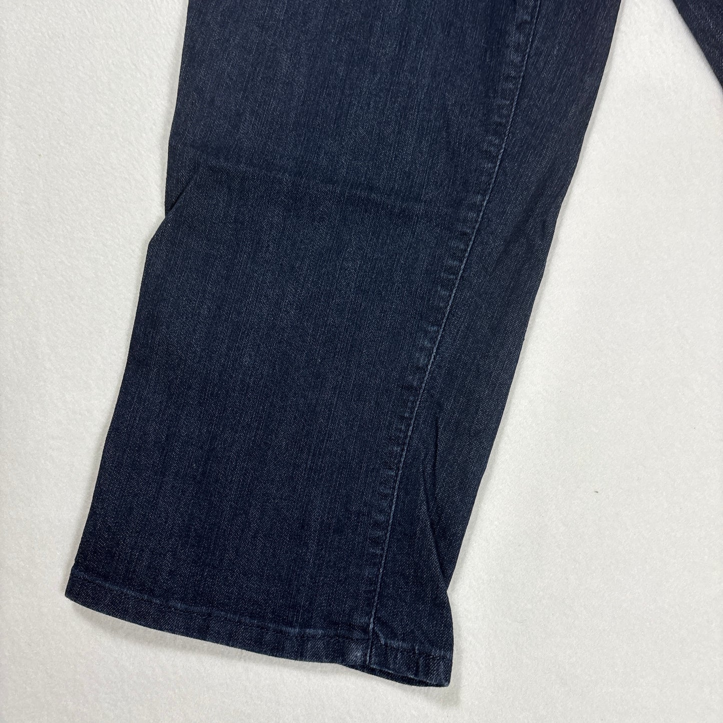 Croft & Barrow Women’s Capri Jeans Size 14 Classic Fit Stretch Dark Wash Denim
