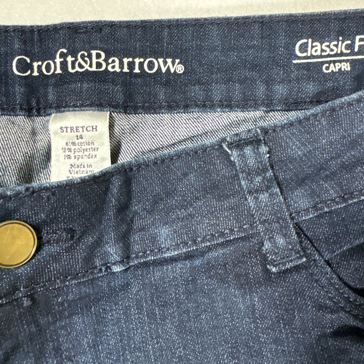 Croft & Barrow Women’s Capri Jeans Size 14 Classic Fit Stretch Dark Wash Denim