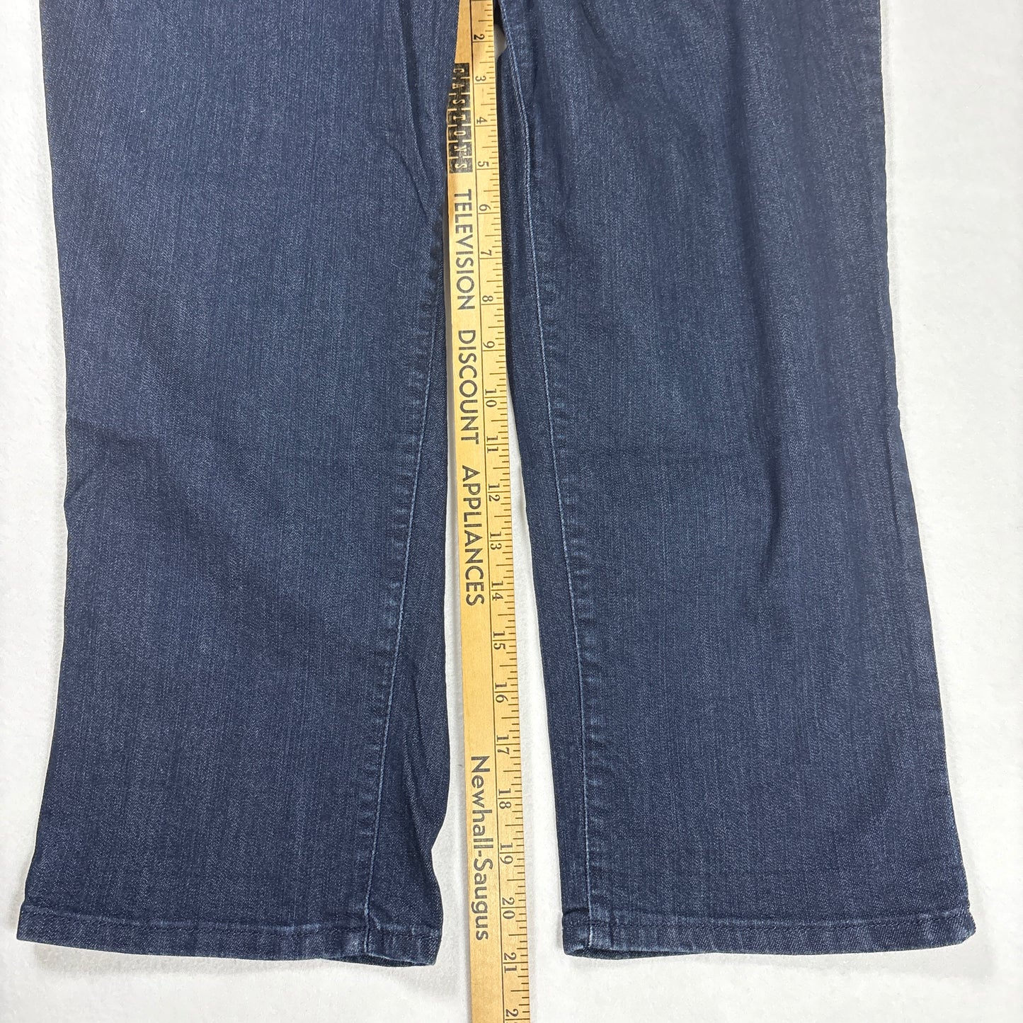 Croft & Barrow Women’s Capri Jeans Size 14 Classic Fit Stretch Dark Wash Denim