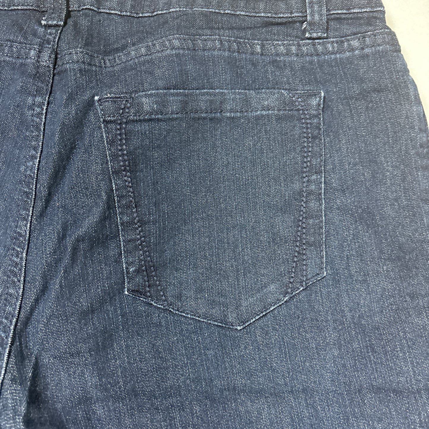 Croft & Barrow Women’s Capri Jeans Size 14 Classic Fit Stretch Dark Wash Denim
