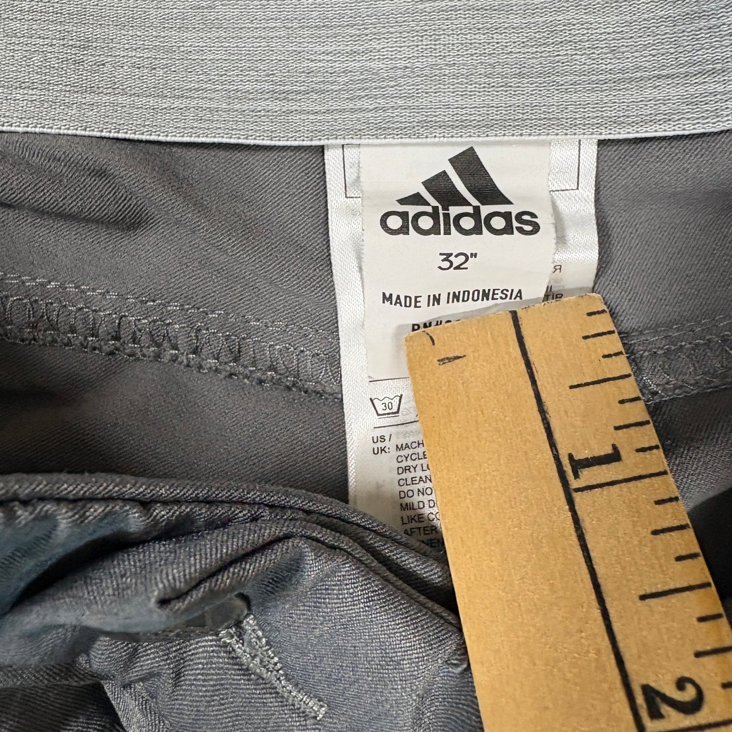 Adidas Shorts Mens 32 Gray Performance Golf Casual Lightweight Stretch Active
