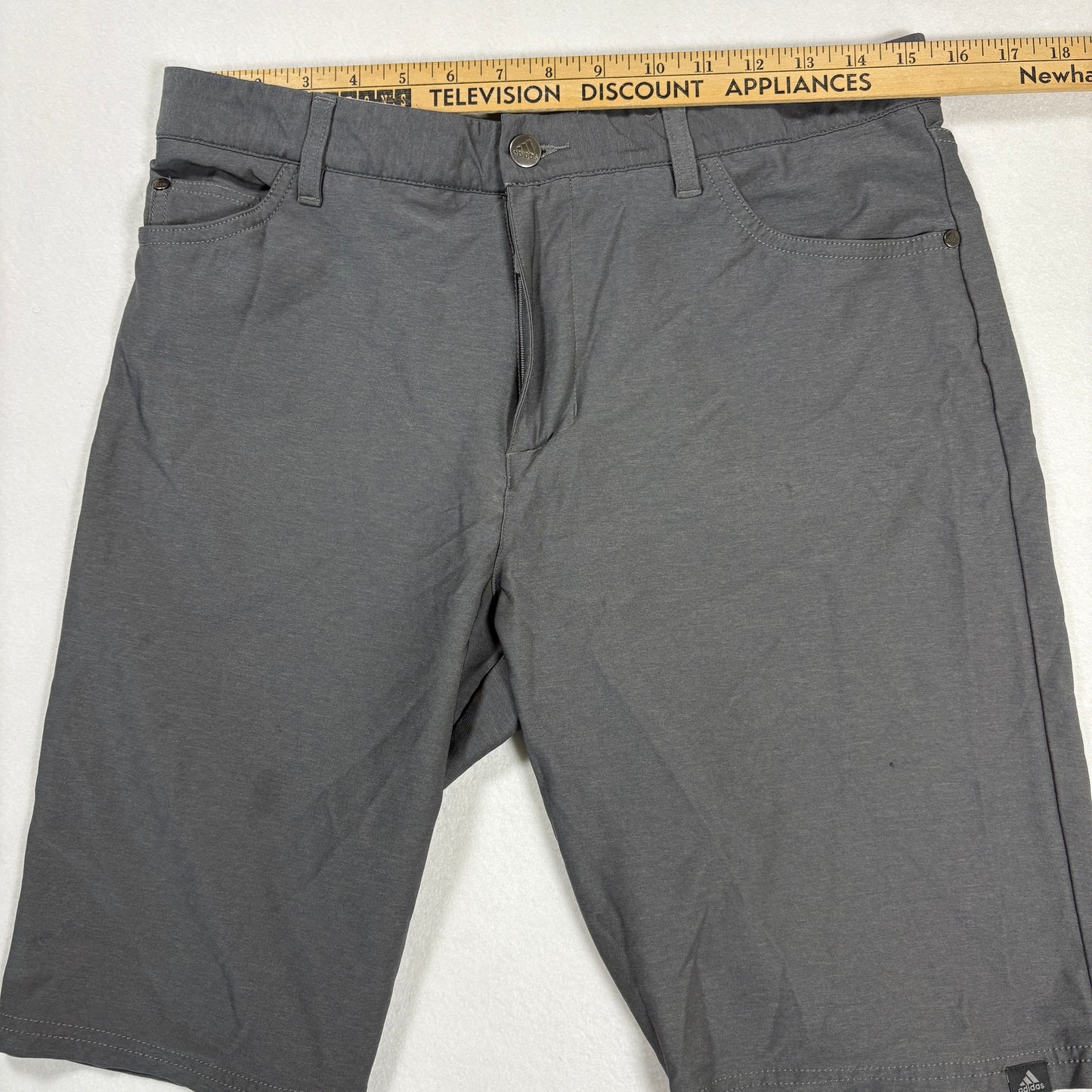 Adidas Shorts Mens 32 Gray Performance Golf Casual Lightweight Stretch Active