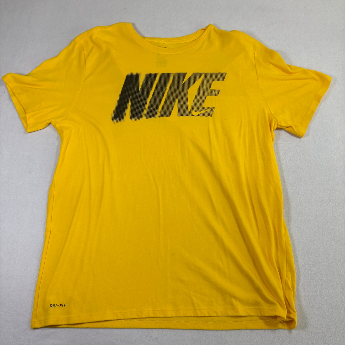 Nike Mens XL Dri-Fit T Shirt Yellow Athletic Cut Graphic Logo Tee Training Top