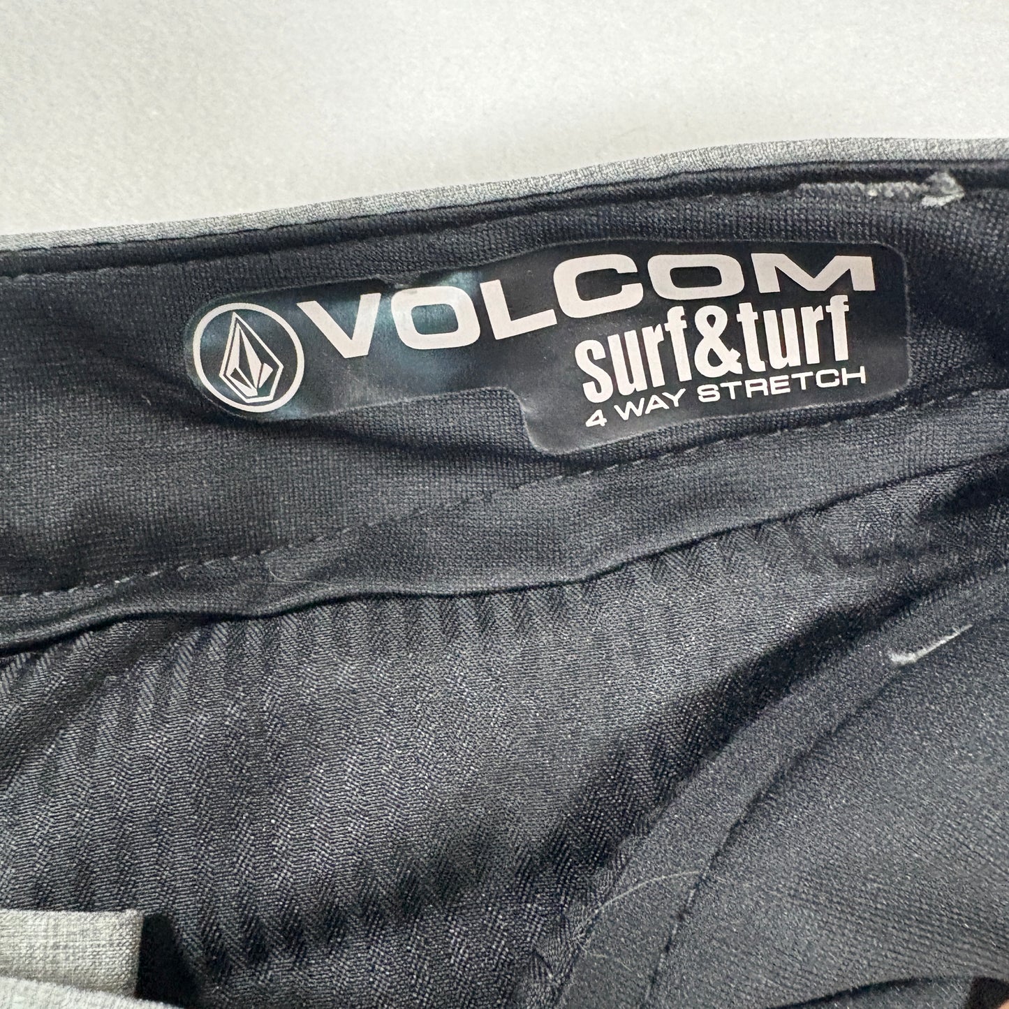 Volcom Shorts Mens 32 Gray Surf & Turf Hybrid 4 Way Stretch Casual Boardwalk