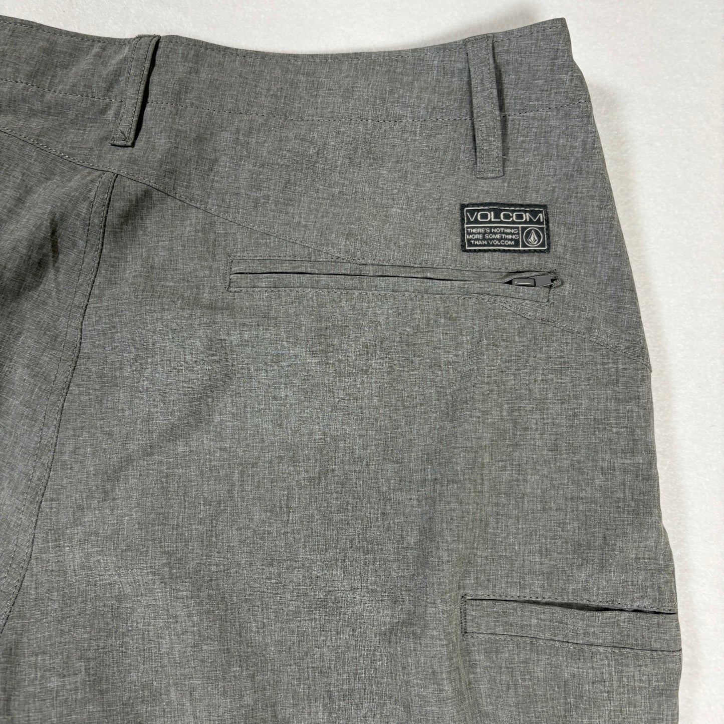 Volcom Shorts Mens 32 Gray Surf & Turf Hybrid 4 Way Stretch Casual Boardwalk