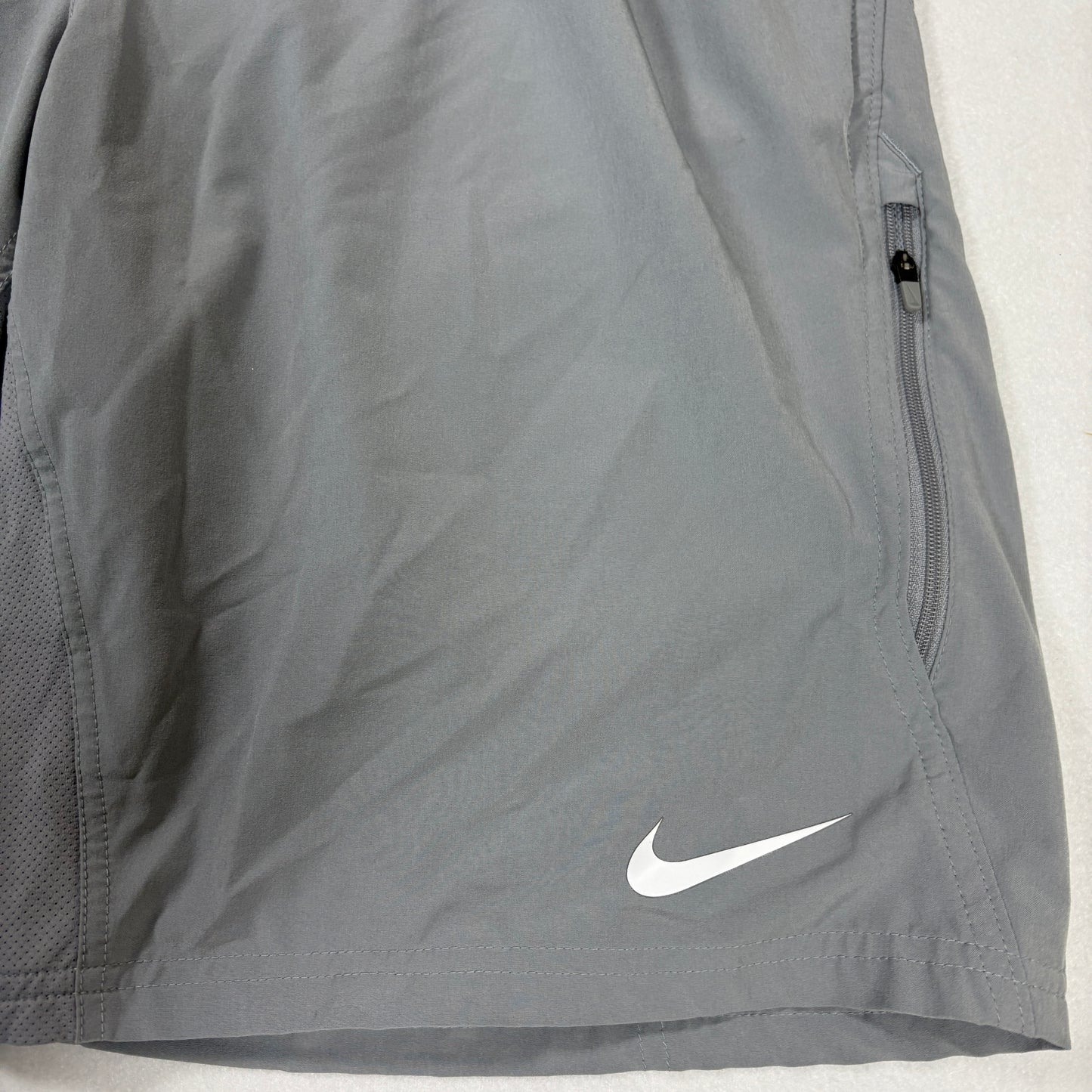 Nike Shorts Mens Large Gray Dri-Fit Training Running Athletic Gym Performance