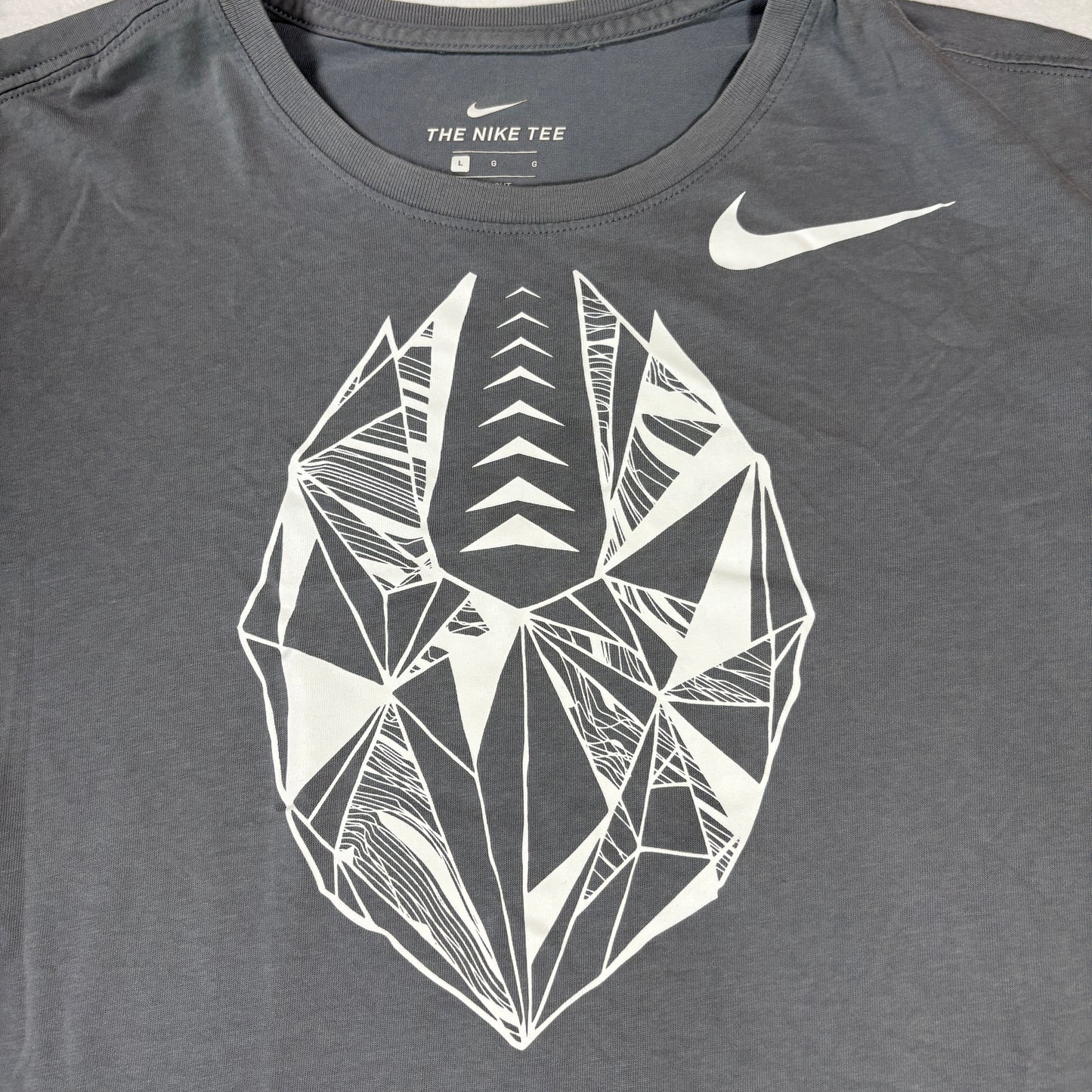 Nike Dri-FIT T-Shirt Mens Large Gray Athletic Cut Graphic Training Sports Tee
