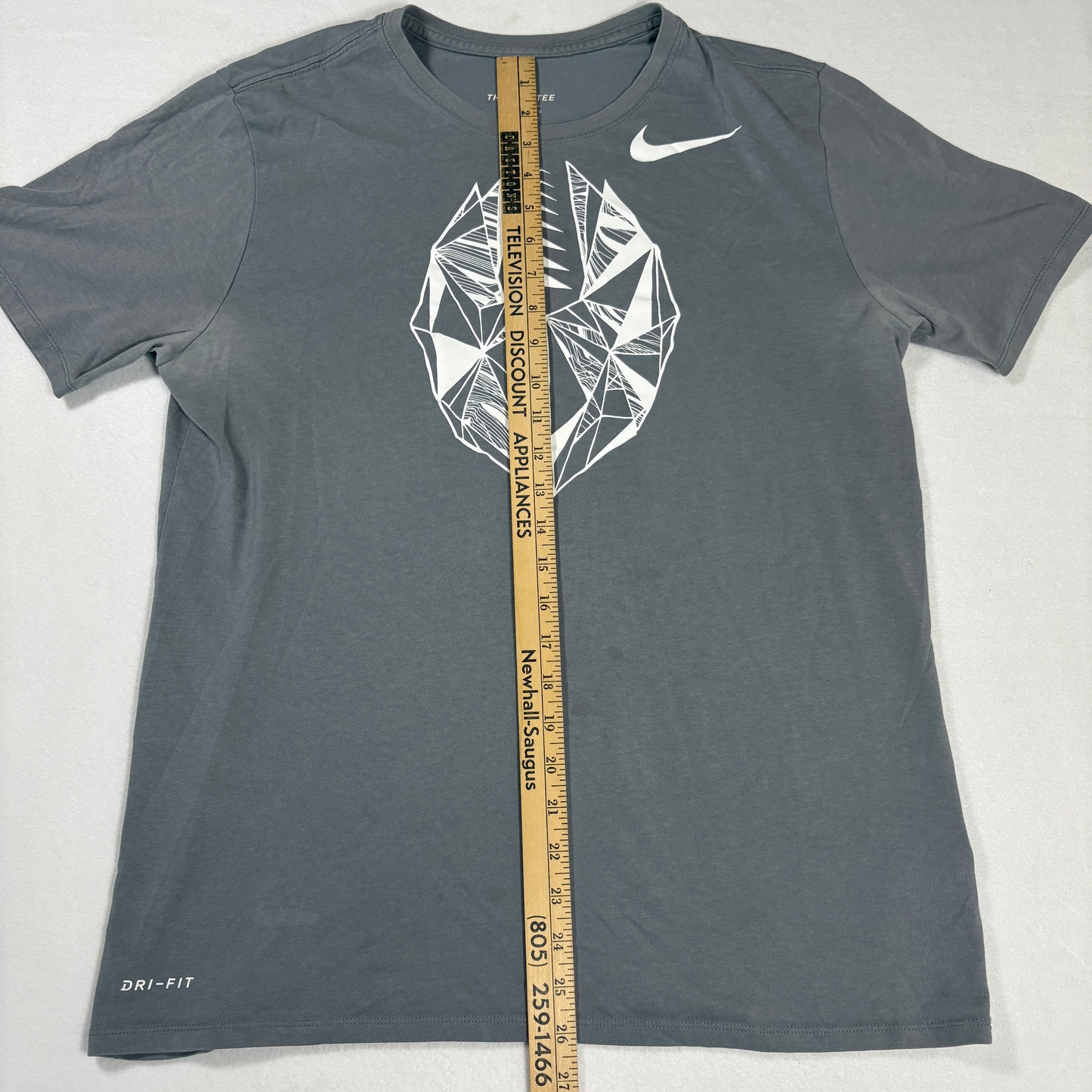 Nike Dri-FIT T-Shirt Mens Large Gray Athletic Cut Graphic Training Sports Tee