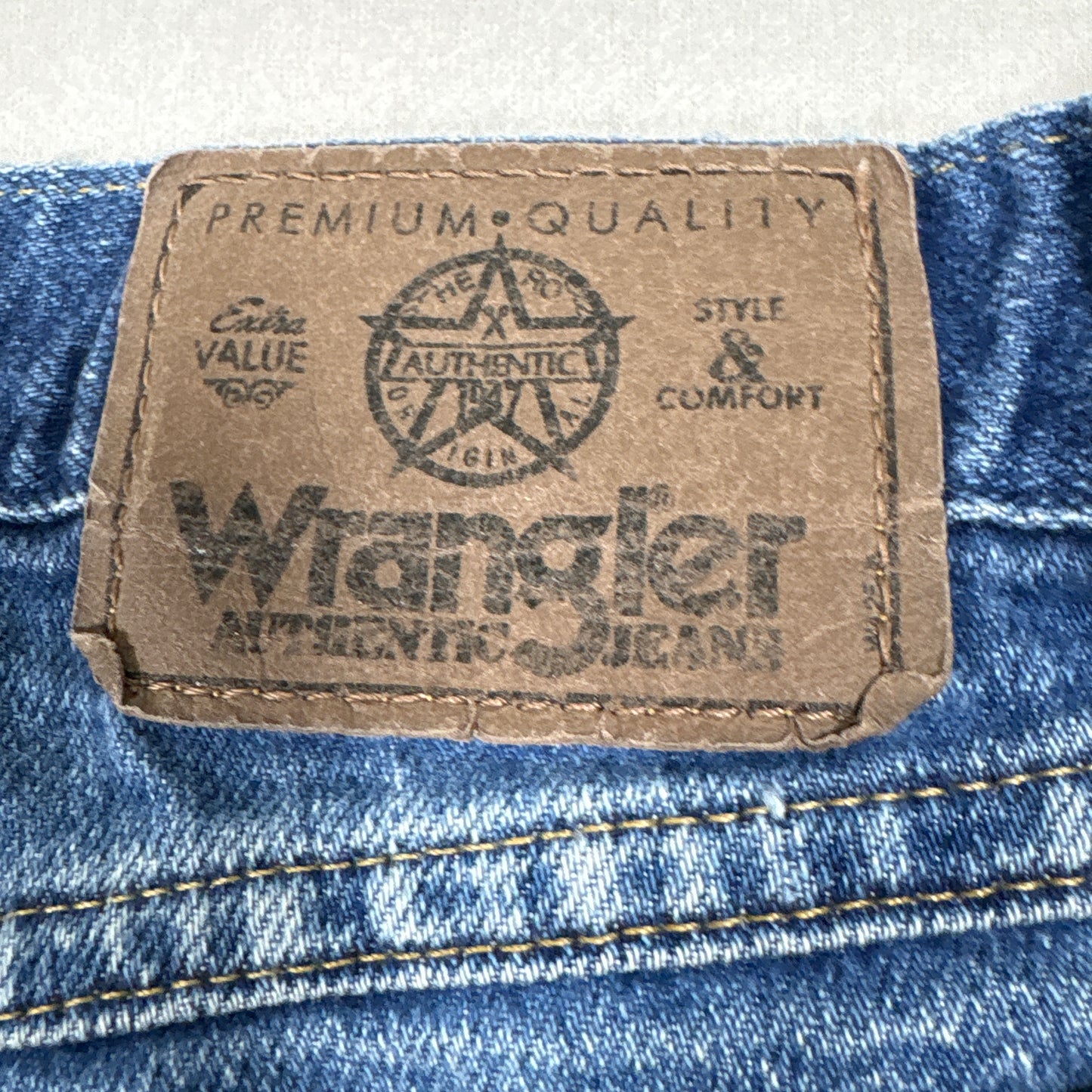 Wrangler Mens Jeans Size 38x29 Blue Denim Relaxed Fit Straight Vintage Y2K Grunge
