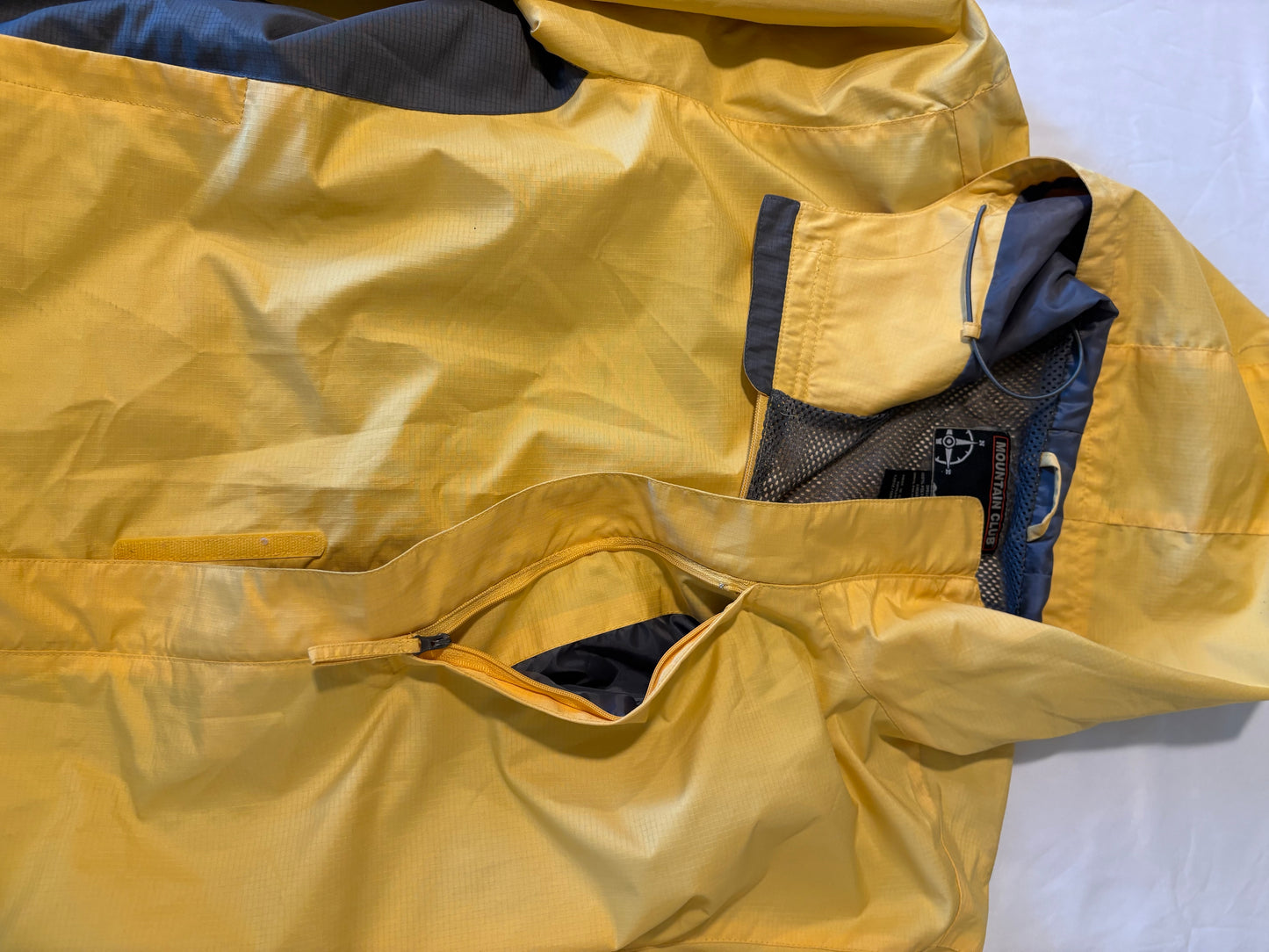 Mountain Club Mens Large Yellow Waterproof Hooded Rain Jacket Hiking Outdoor Lined