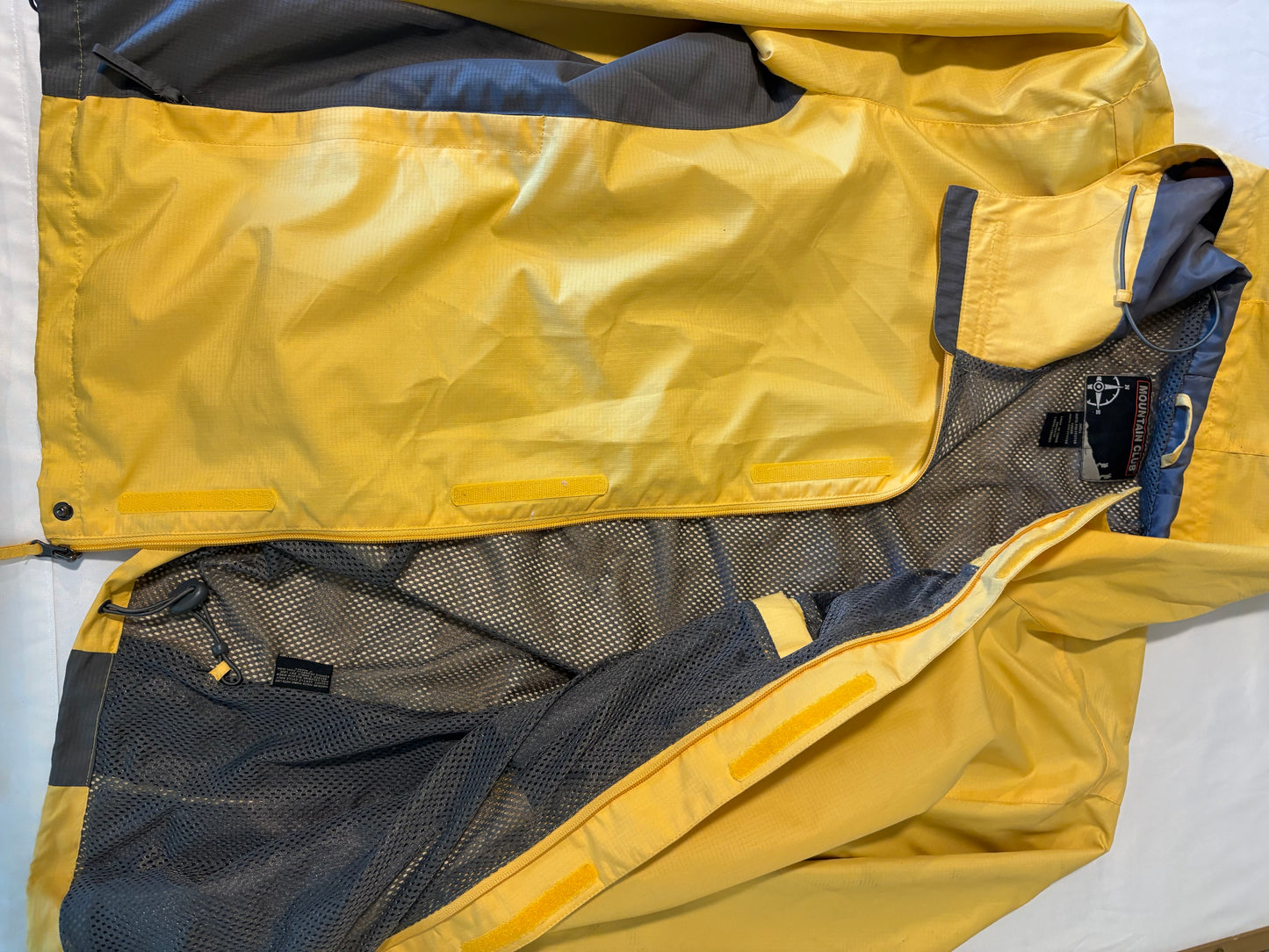 Mountain Club Mens Large Yellow Waterproof Hooded Rain Jacket Hiking Outdoor Lined