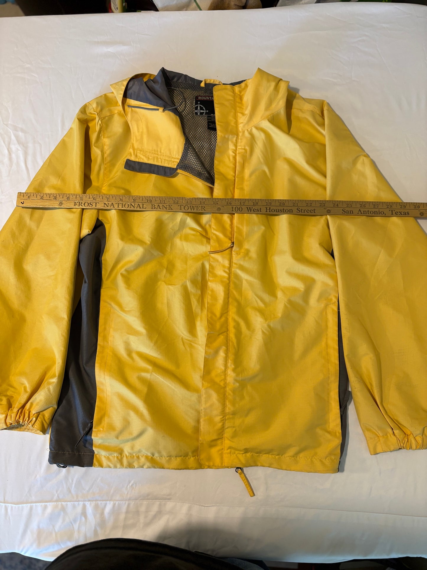 Mountain Club Mens Large Yellow Waterproof Hooded Rain Jacket Hiking Outdoor Lined