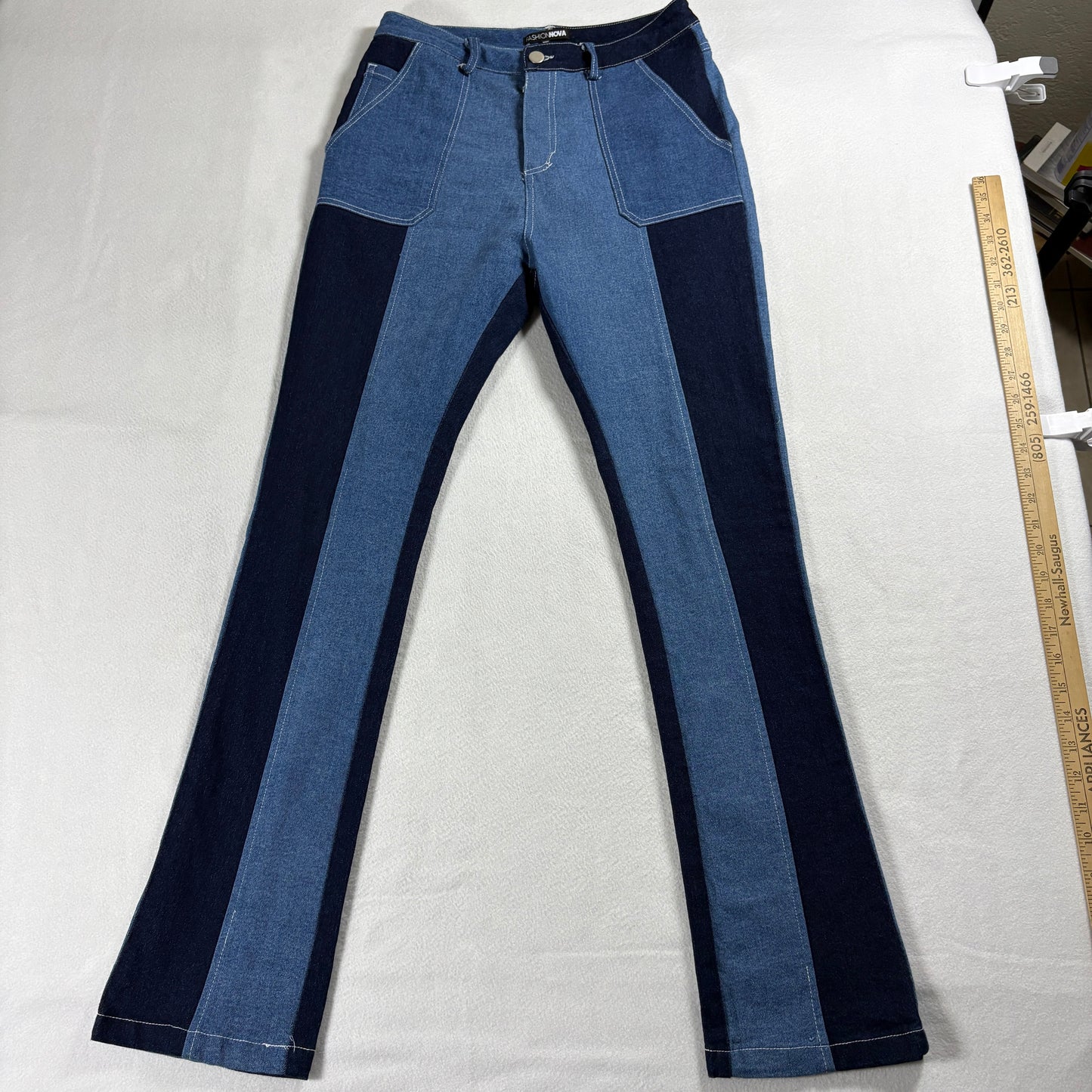 Fashion Nova Womens 28x30 Colorblock Flare Denim Jeans Y2K Retro Style Trend