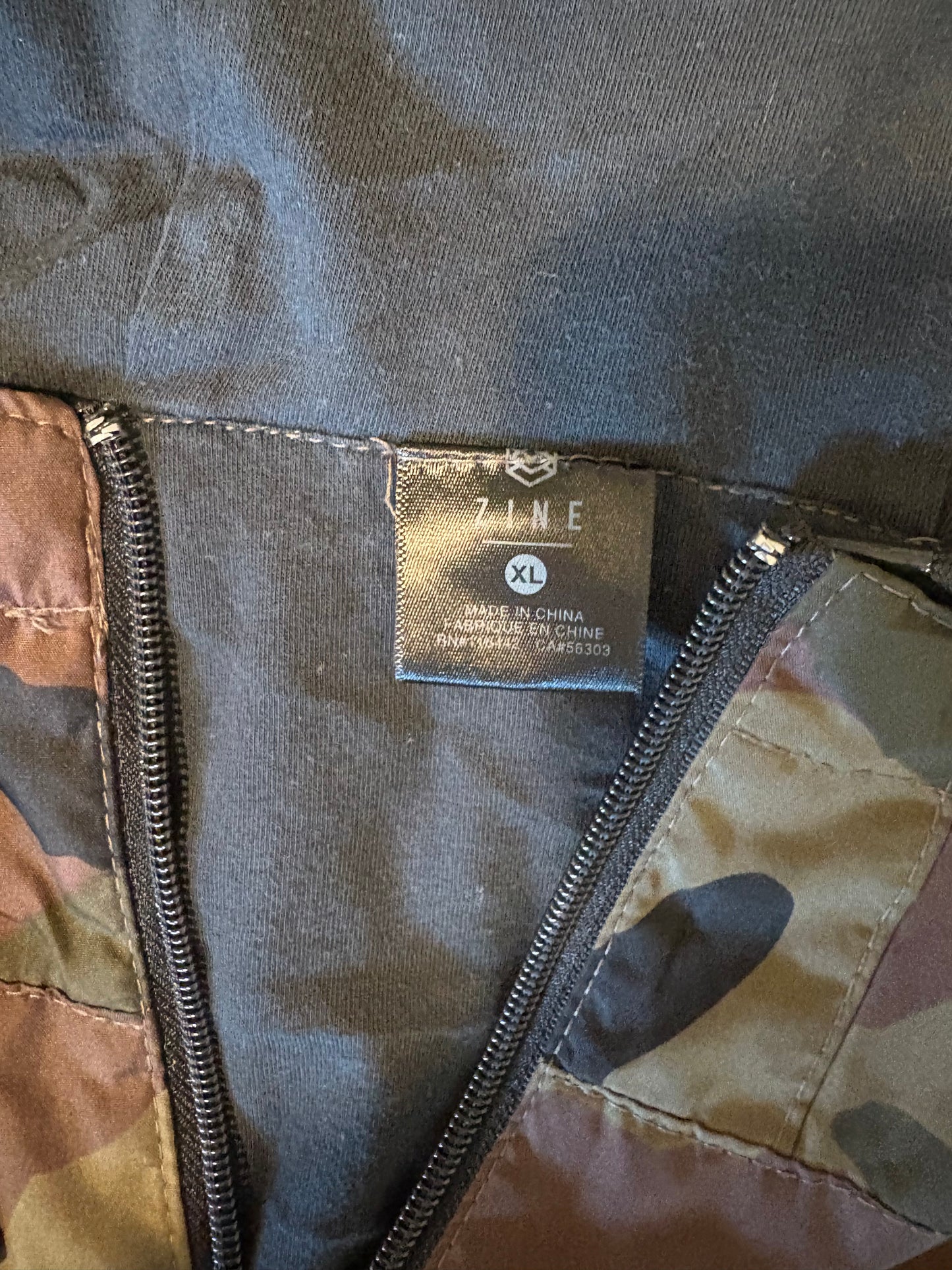 Zine Men’s XL Camo Windbreaker Jacket Hooded Zip Up Lightweight Lined