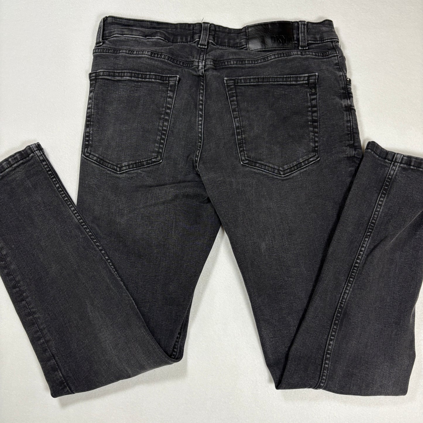 DKNY mens black denim jeans size 32x30 skinny fit Y2K vintage grunge stretch
