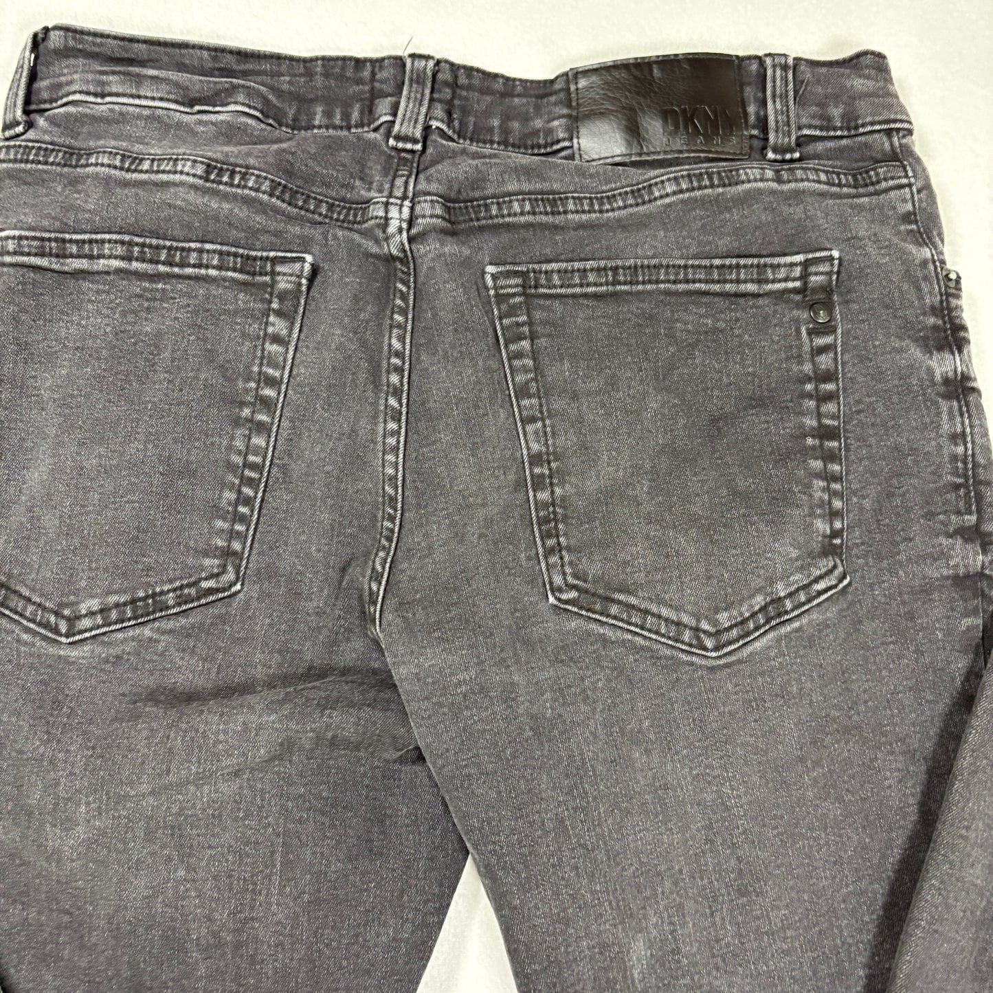 DKNY mens black denim jeans size 32x30 skinny fit Y2K vintage grunge stretch
