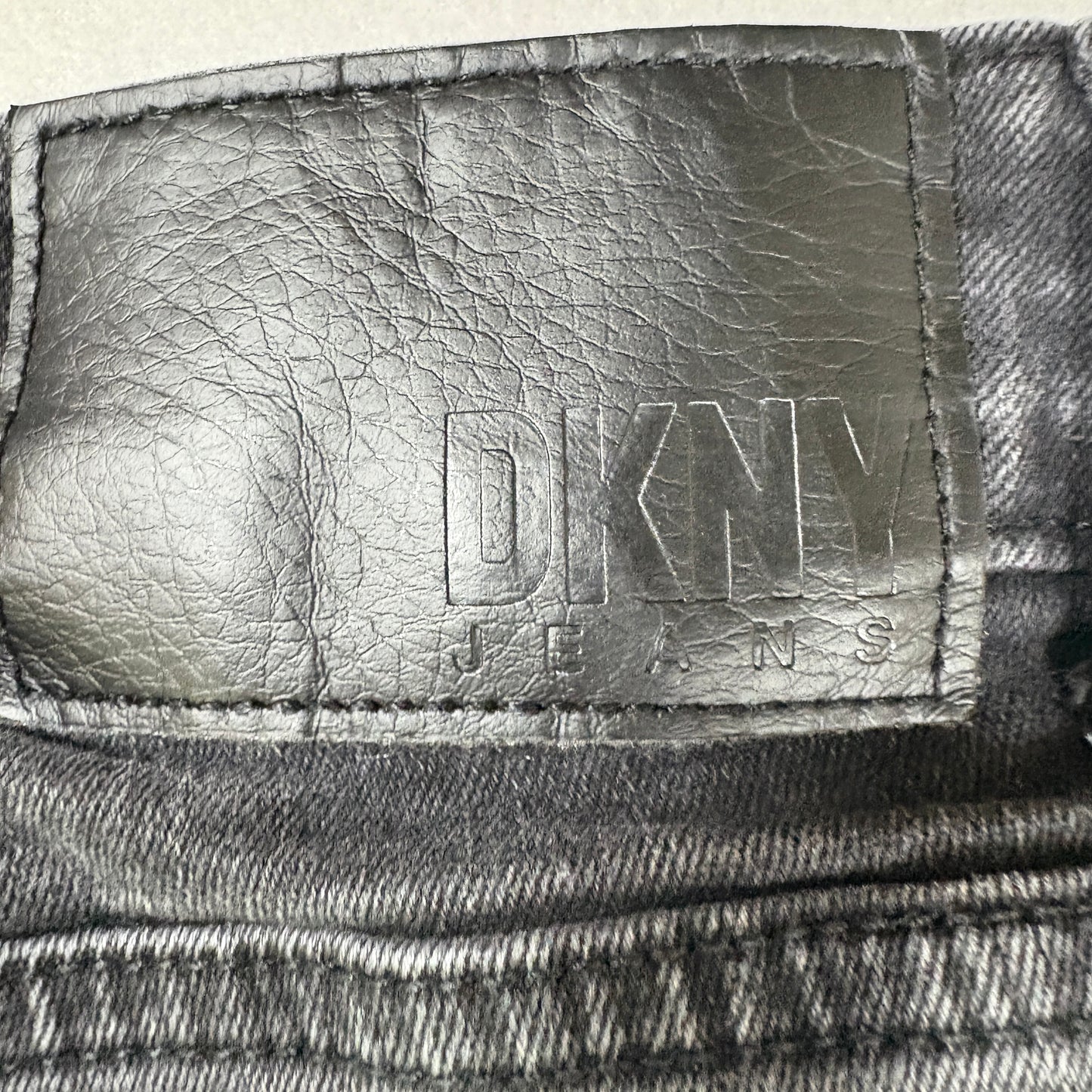 DKNY mens black denim jeans size 32x30 skinny fit Y2K vintage grunge stretch
