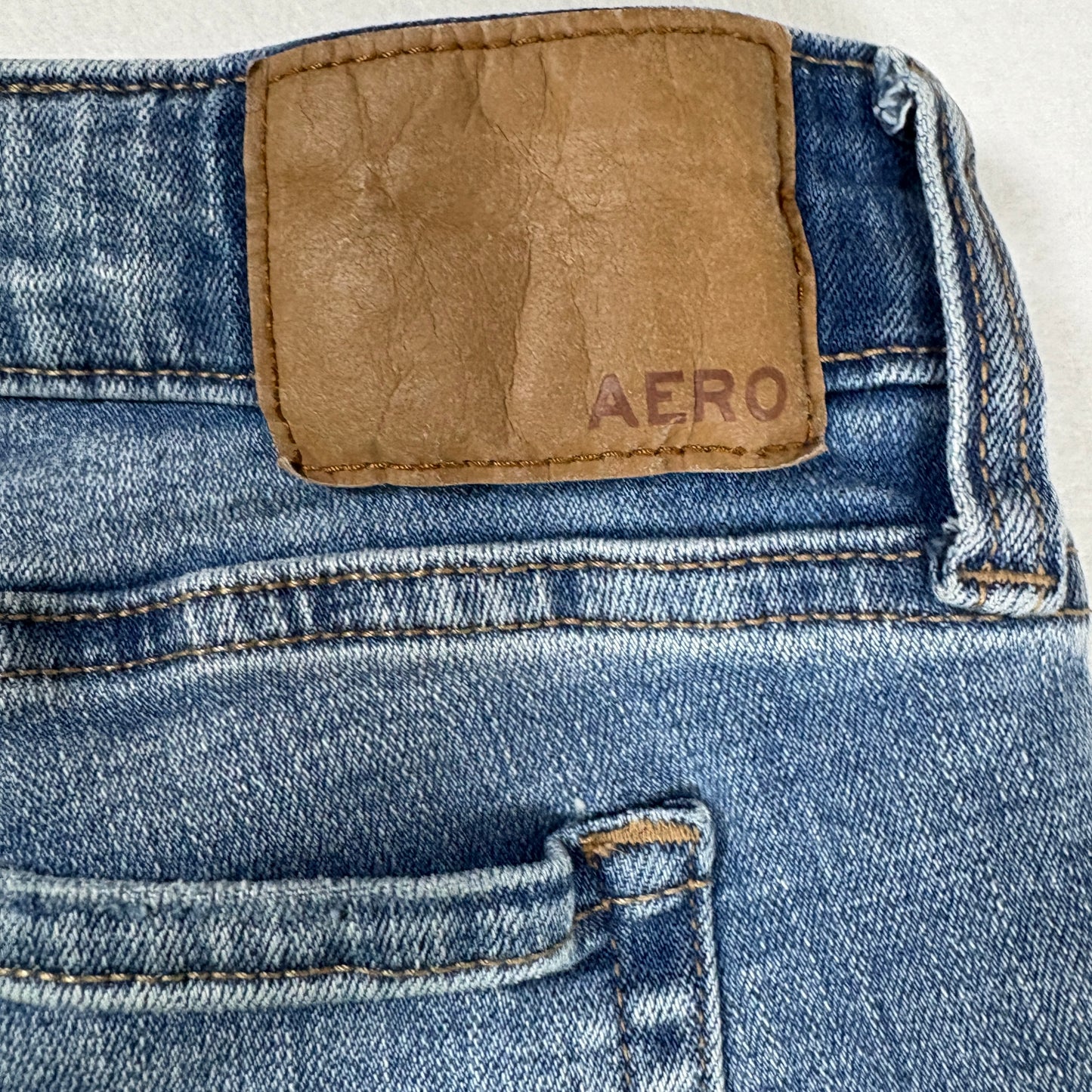 Aeropostale womens blue denim jeans size 8 mid rise kick crop raw hem Y2K vintage