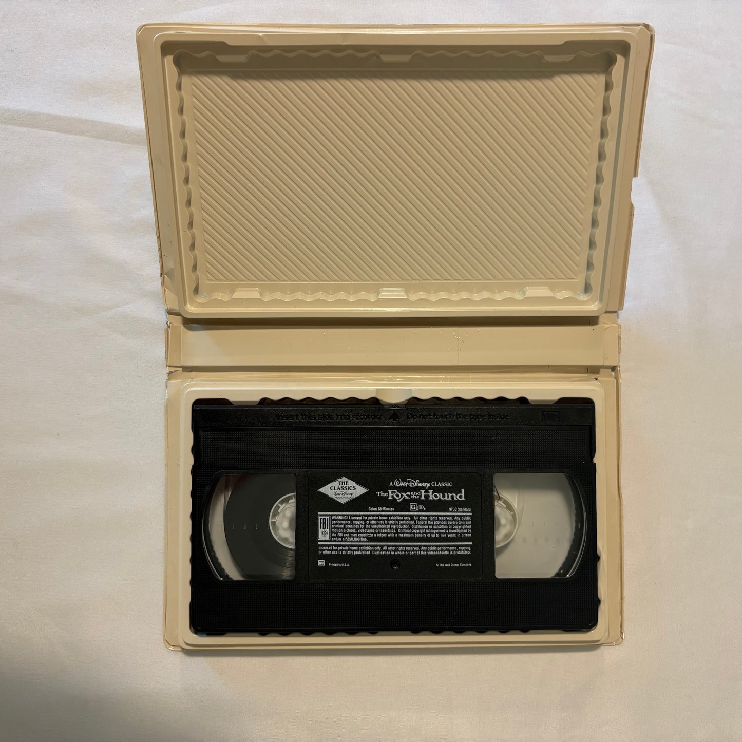 Disney The Fox and the Hound VHS 1994 Black Diamond Classic White Clamshell Case
