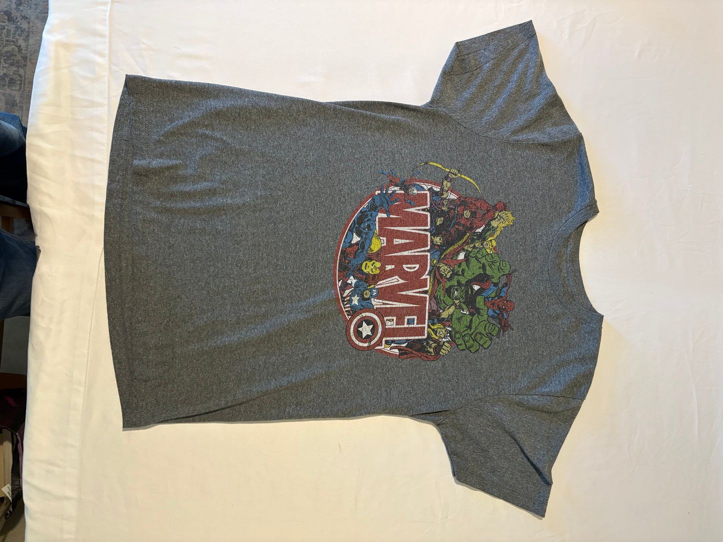 Marvel Superheroes Shirt Men’s M Gray Graphic Tee Avengers Hulk Thor Spider-Man