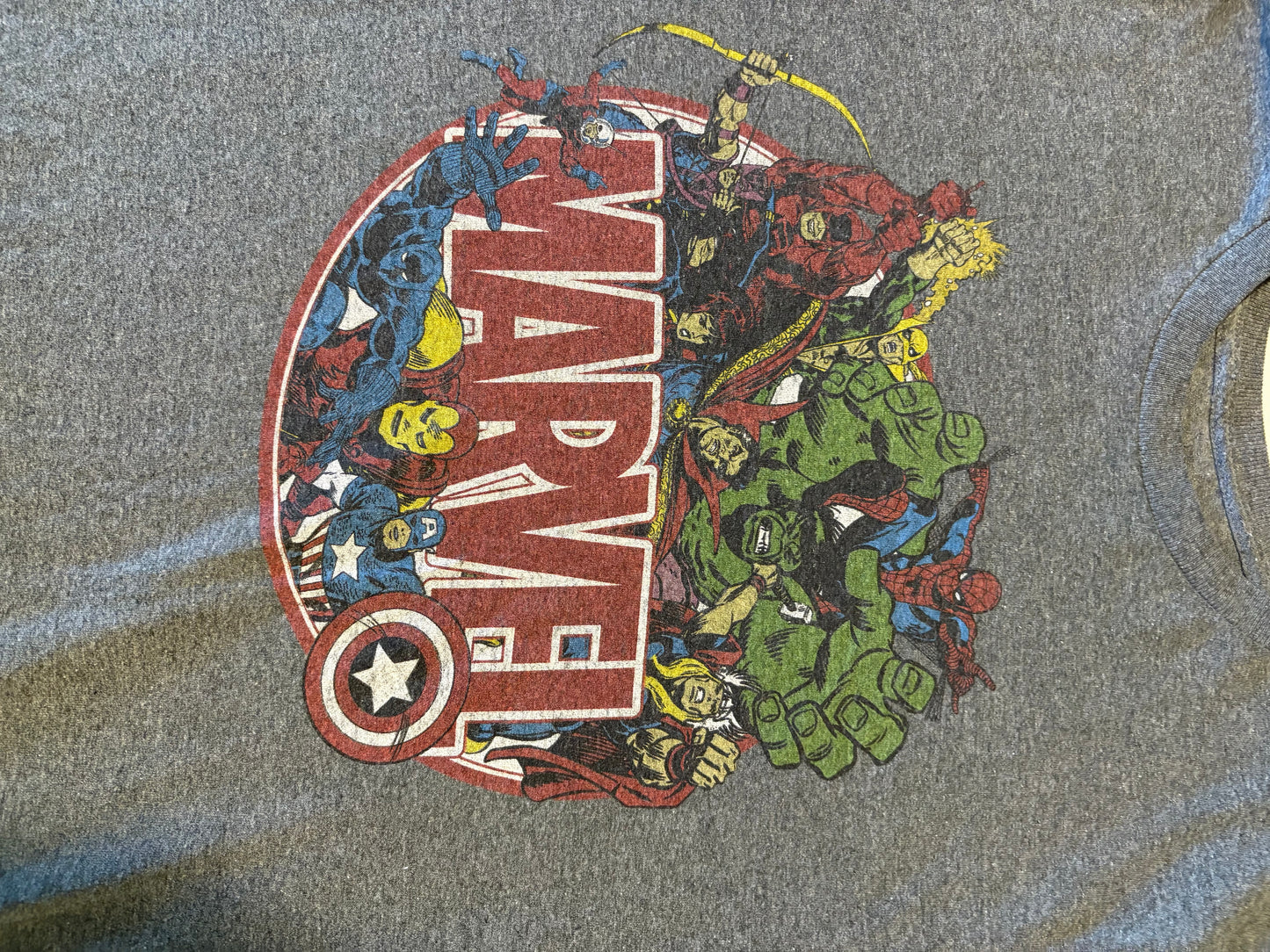 Marvel Superheroes Shirt Men’s M Gray Graphic Tee Avengers Hulk Thor Spider-Man
