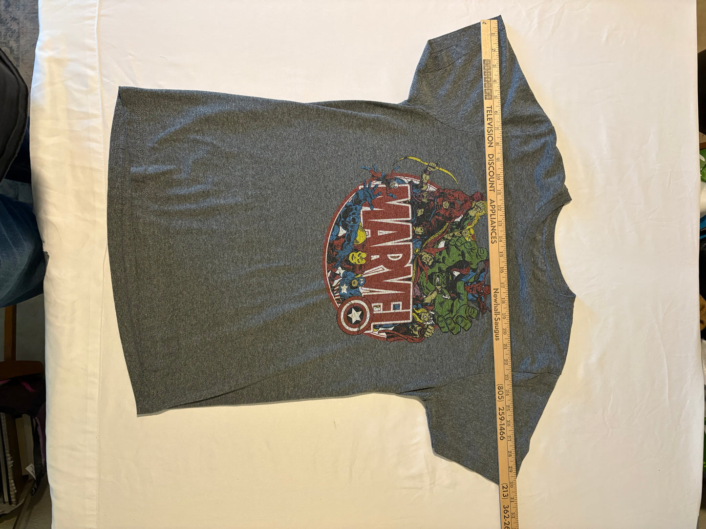 Marvel Superheroes Shirt Men’s M Gray Graphic Tee Avengers Hulk Thor Spider-Man