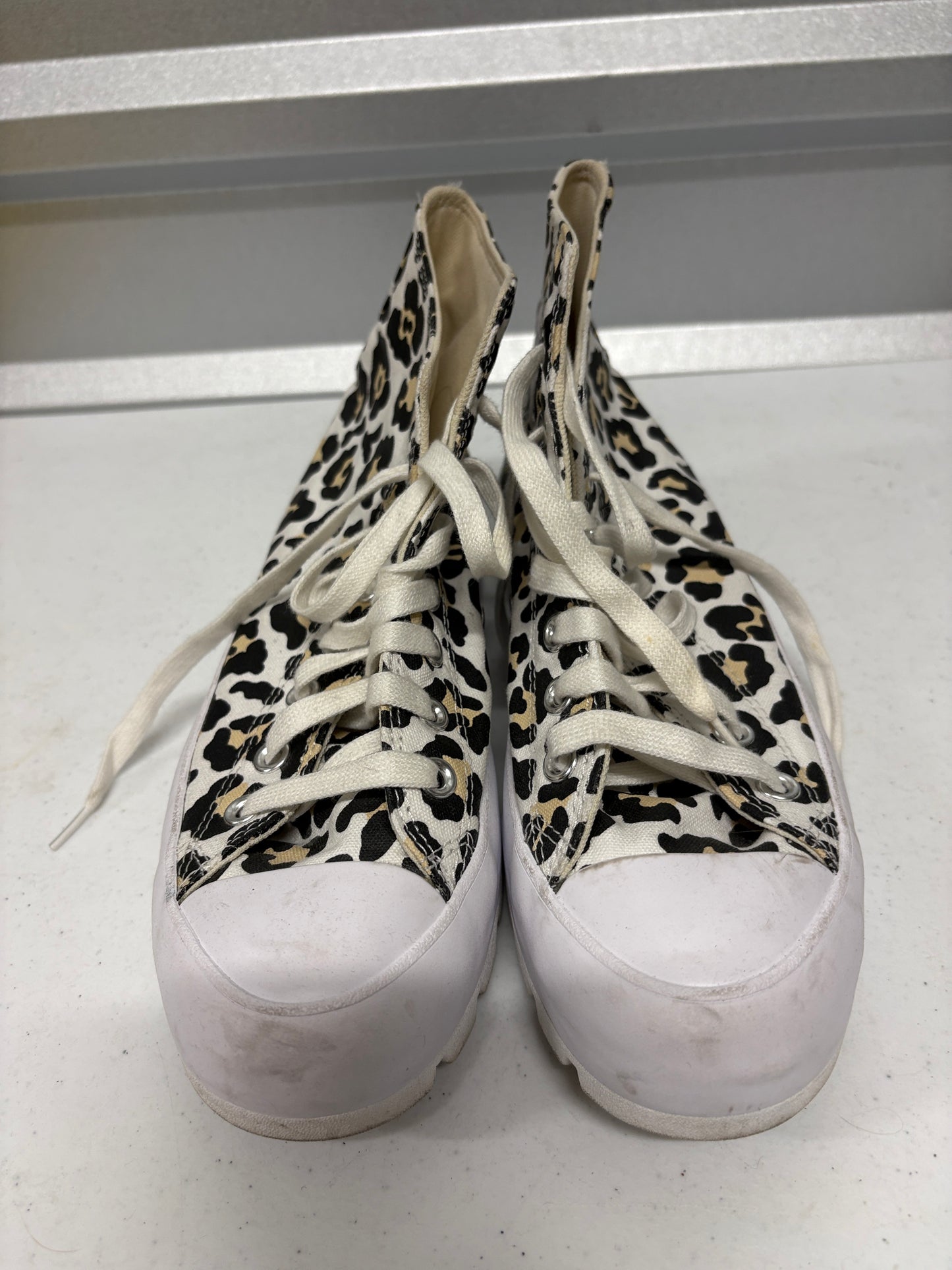 Converse Run Star Hike Leopard Platform High Top Sneakers Womens 9 Canvas