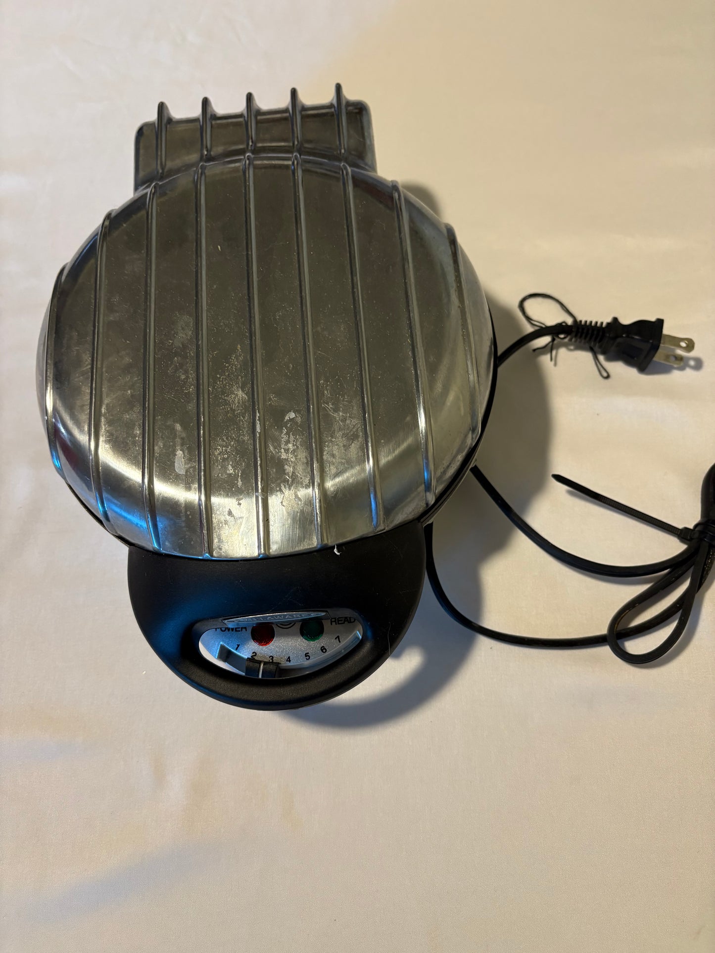 Vintage VillaWare 2003 Waffle Maker Iron Chrome Classic Belgian USA Tested Works