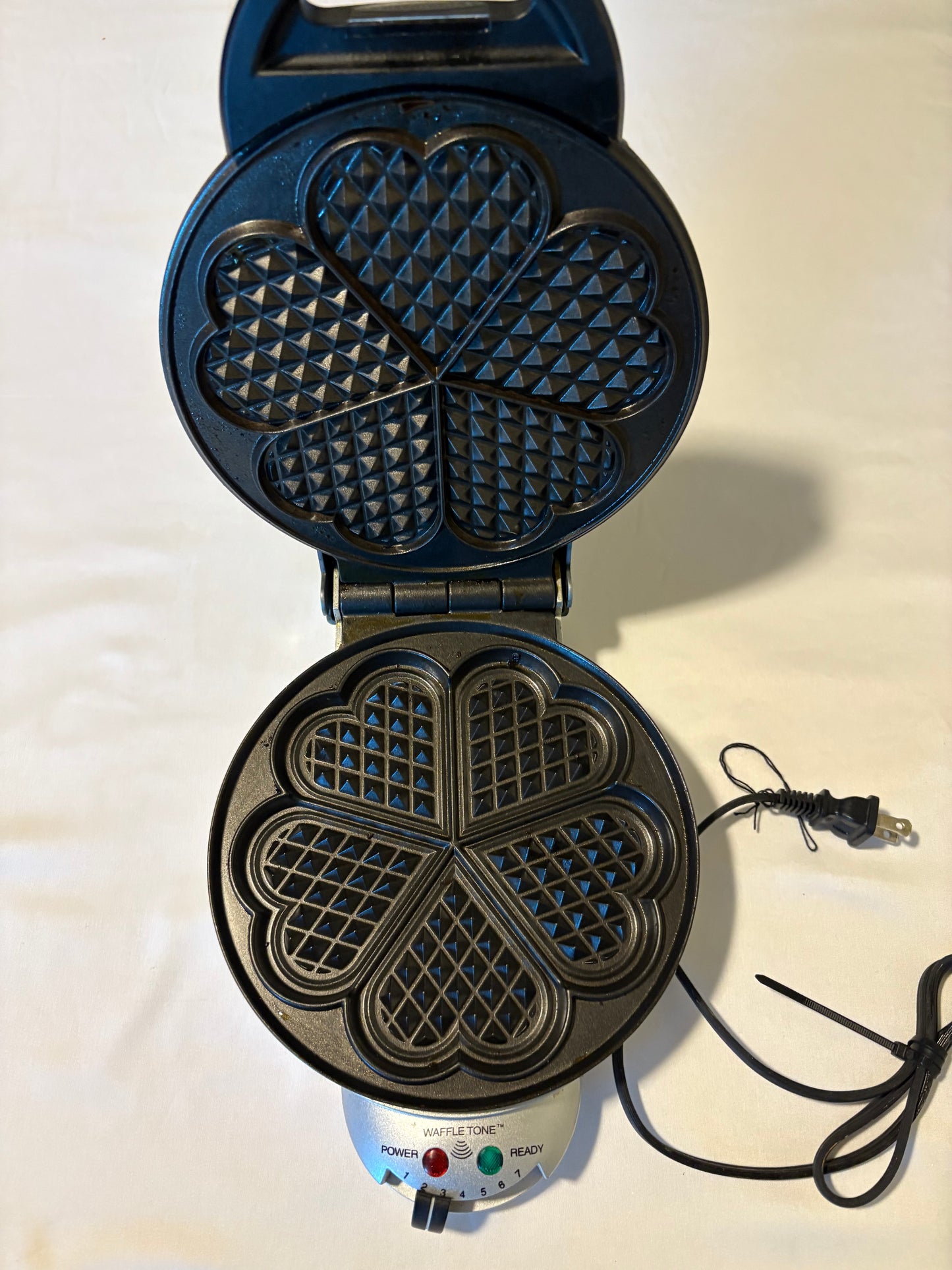 Vintage VillaWare 2003 Waffle Maker Iron Chrome Classic Belgian USA Tested Works