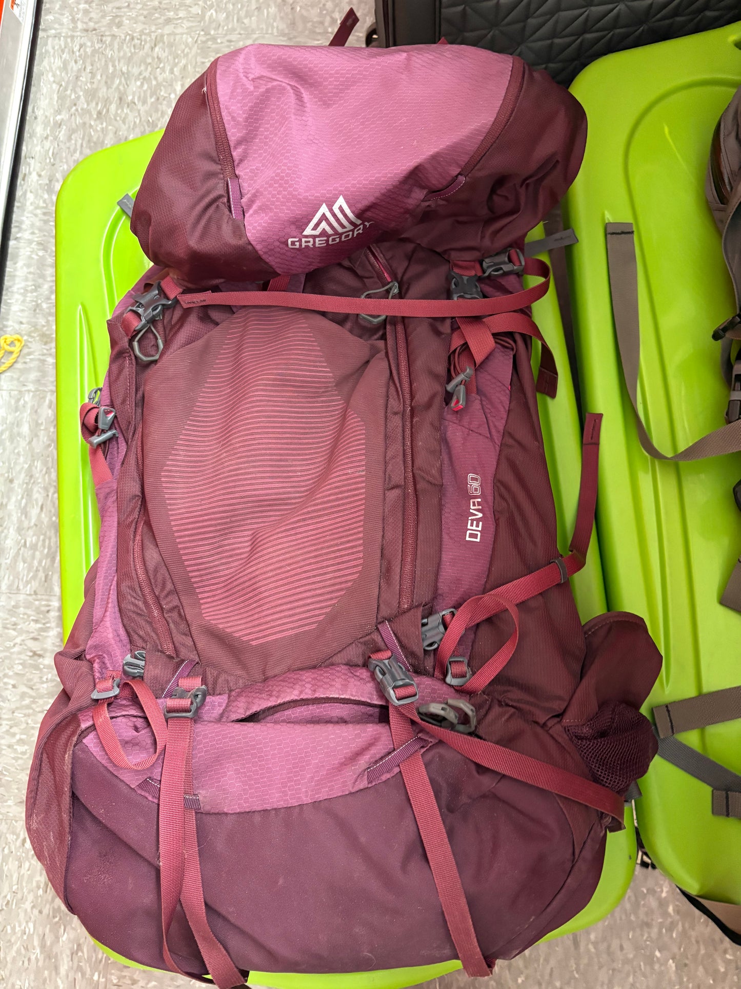 Gregory Deva 60 Women’s Backpacking Pack – Red Wine – Internal Frame Hiking Bag