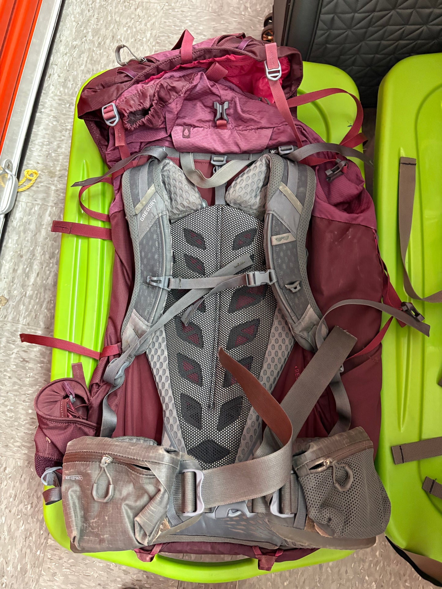 Gregory Deva 60 Women’s Backpacking Pack – Red Wine – Internal Frame Hiking Bag
