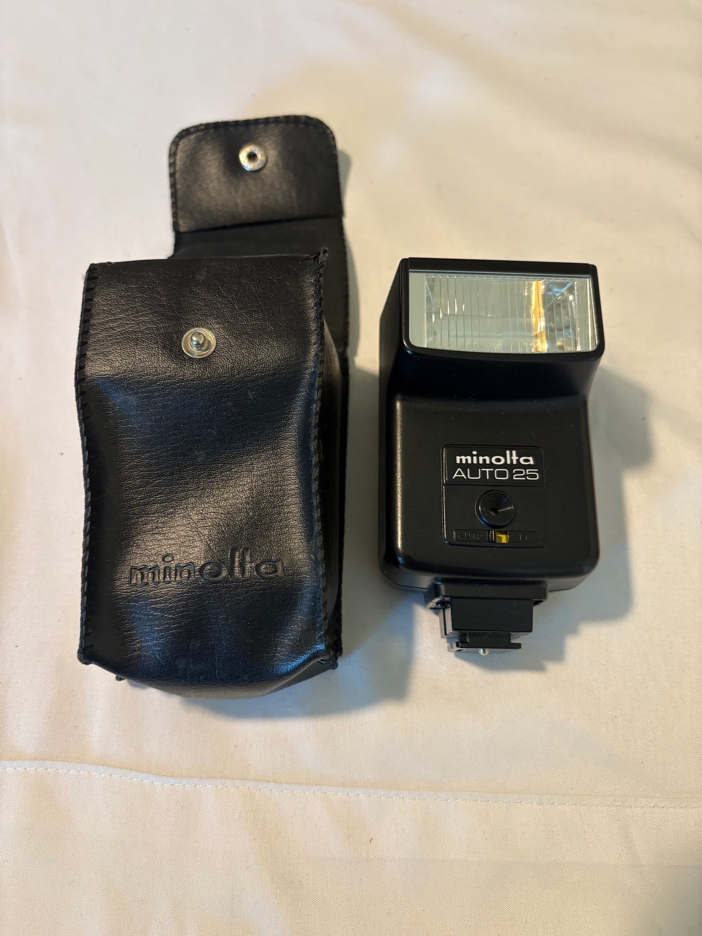 Vintage Minolta Auto 25 Flash w/ Case – Japan – Tested Photoflash Unit 946D