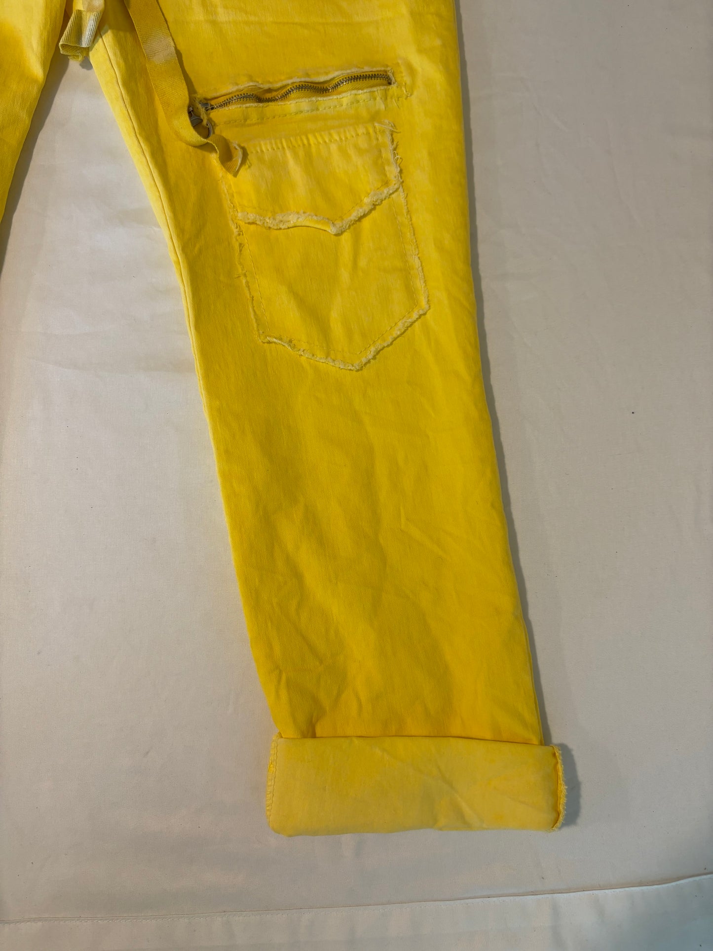 Pretty Amore Joggers L/XL Yellow Graphic Pants Bella Amore Italy Urban Style
