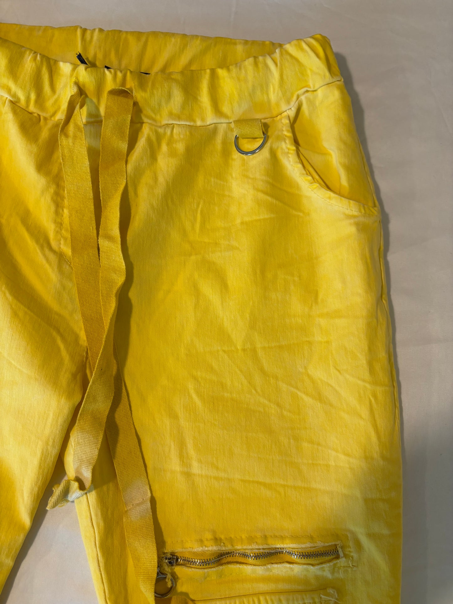 Pretty Amore Joggers L/XL Yellow Graphic Pants Bella Amore Italy Urban Style