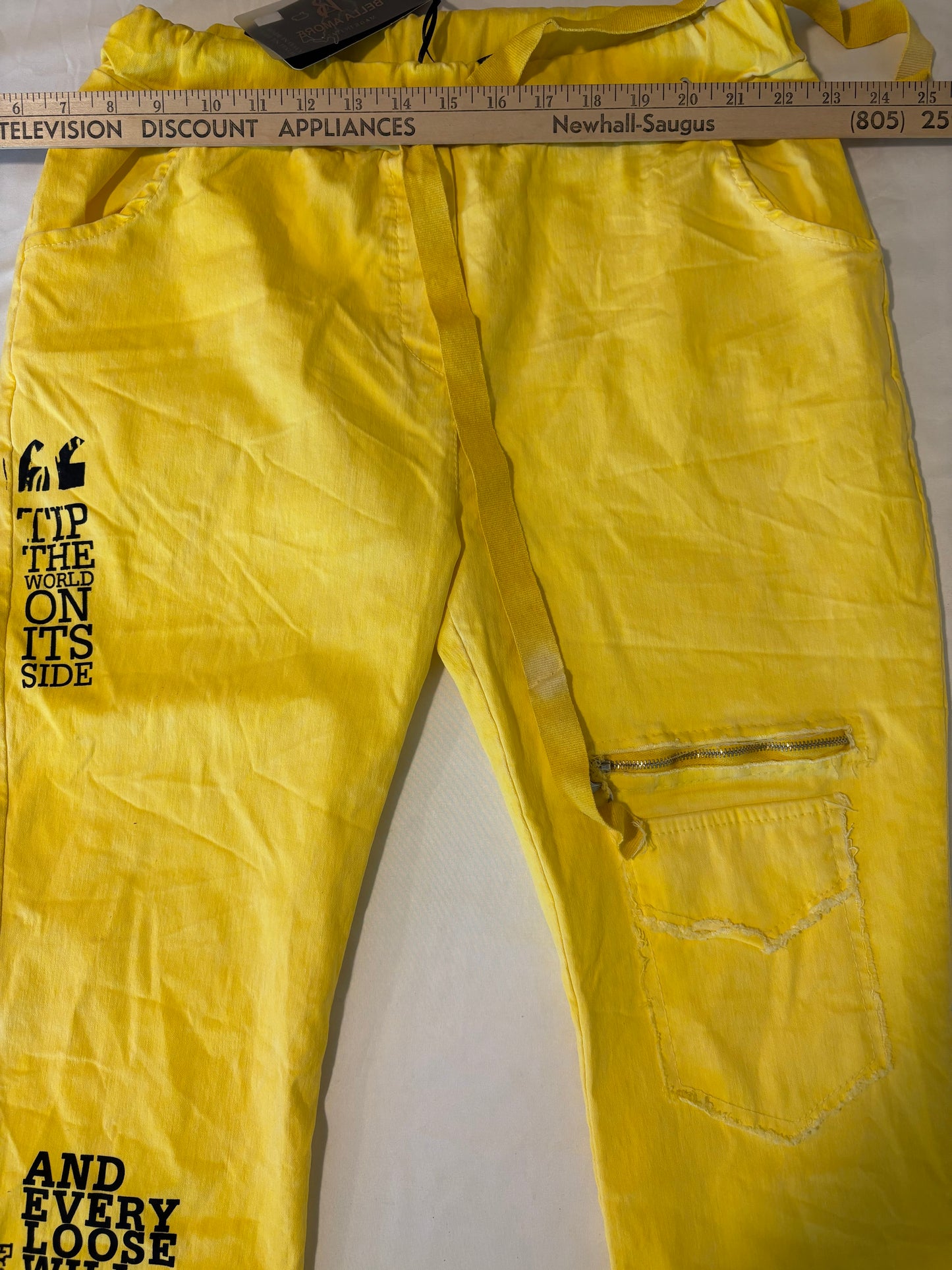 Pretty Amore Joggers L/XL Yellow Graphic Pants Bella Amore Italy Urban Style