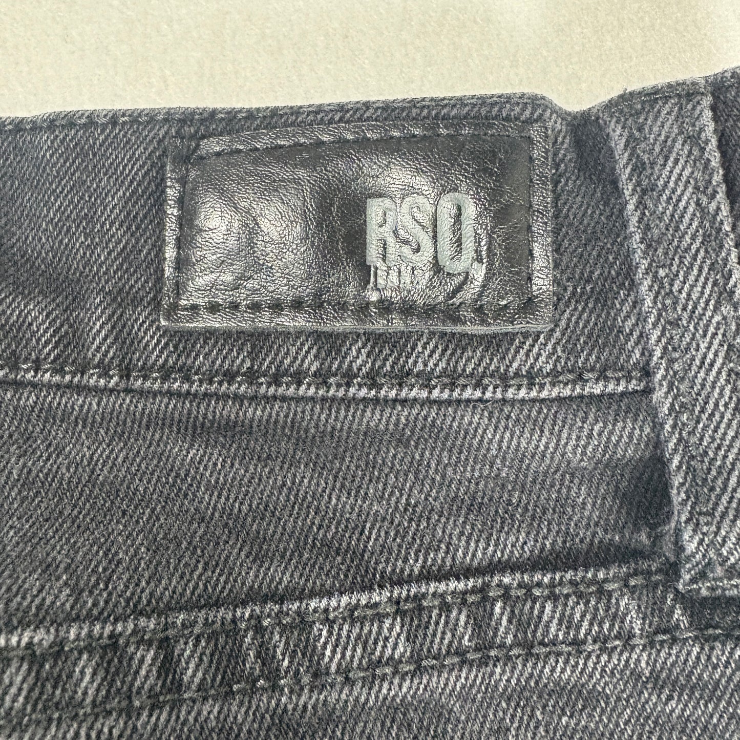 RSQ Mens Black Skinny Jeans 30x32 Distressed Tapered Denim Y2K Grunge