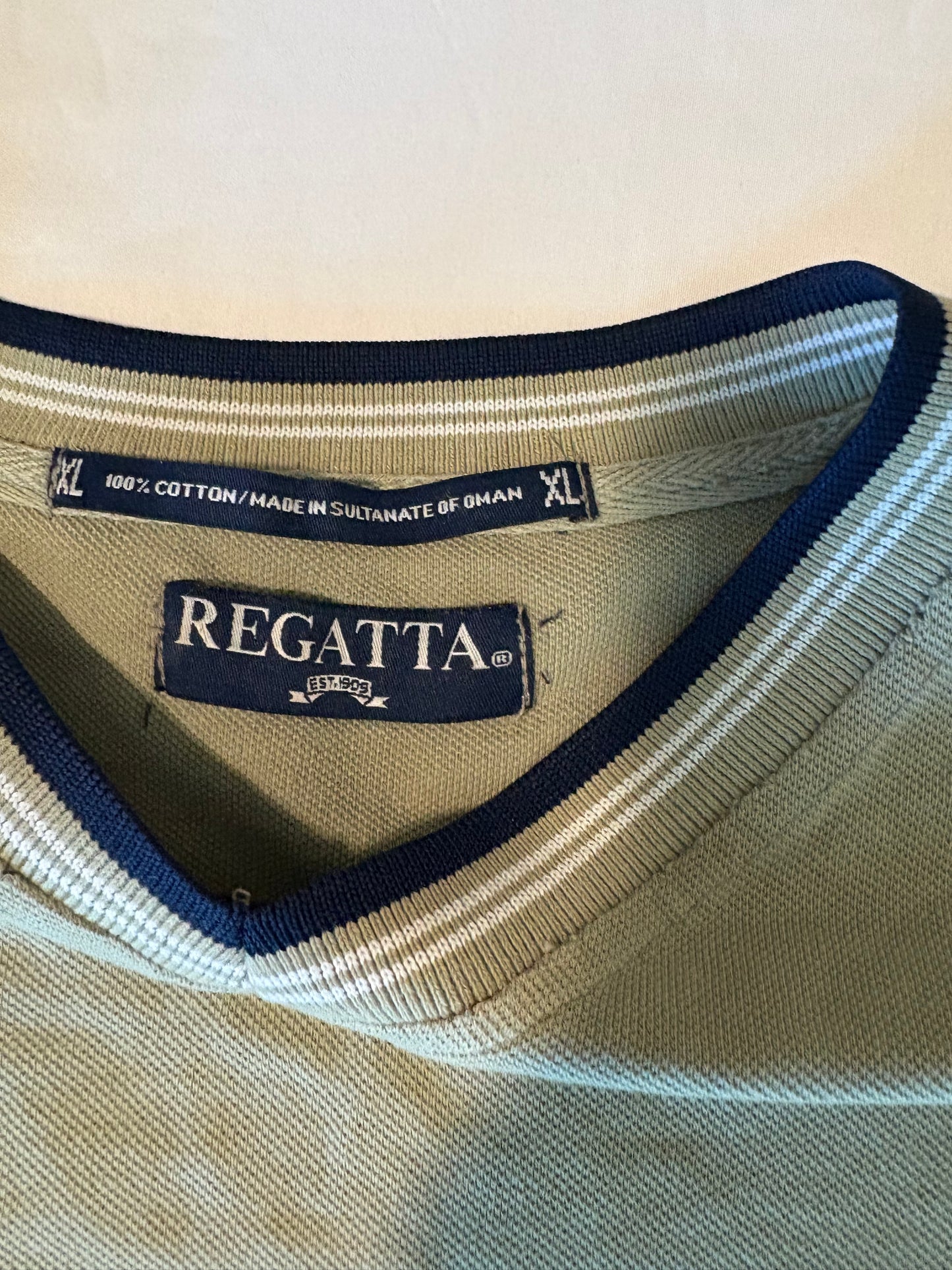 Regatta XL Men’s V-Neck Shirt Olive Green 100% Cotton Casual Vintage Oman