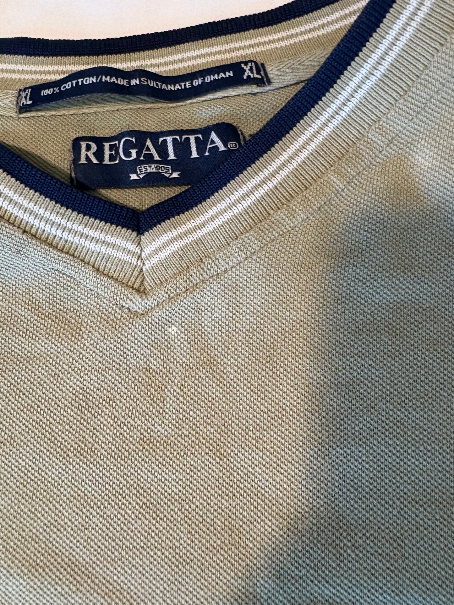 Regatta XL Men’s V-Neck Shirt Olive Green 100% Cotton Casual Vintage Oman