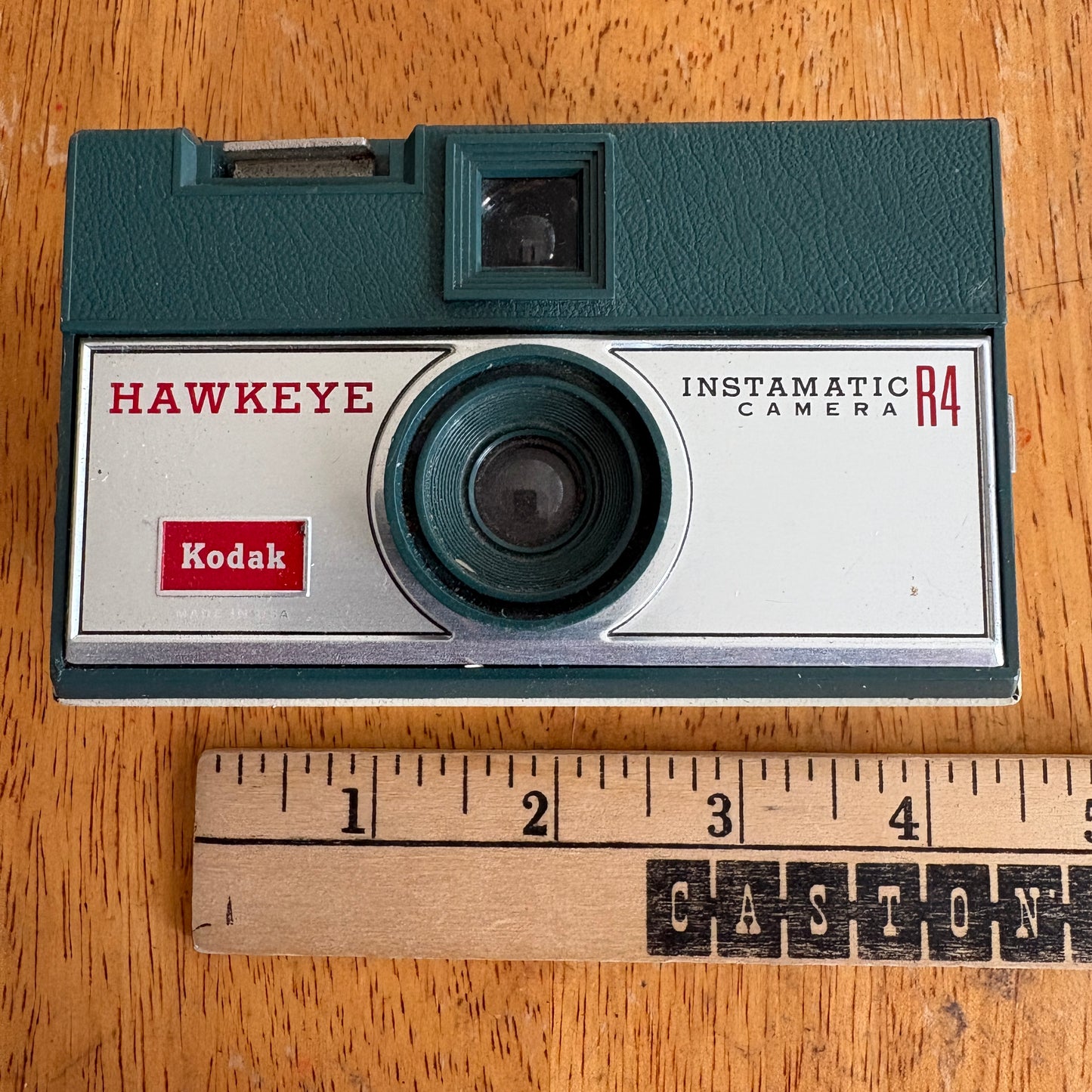 Vintage Kodak Hawkeye Instamatic R4 Camera Retro 60s Film Camera Green White
