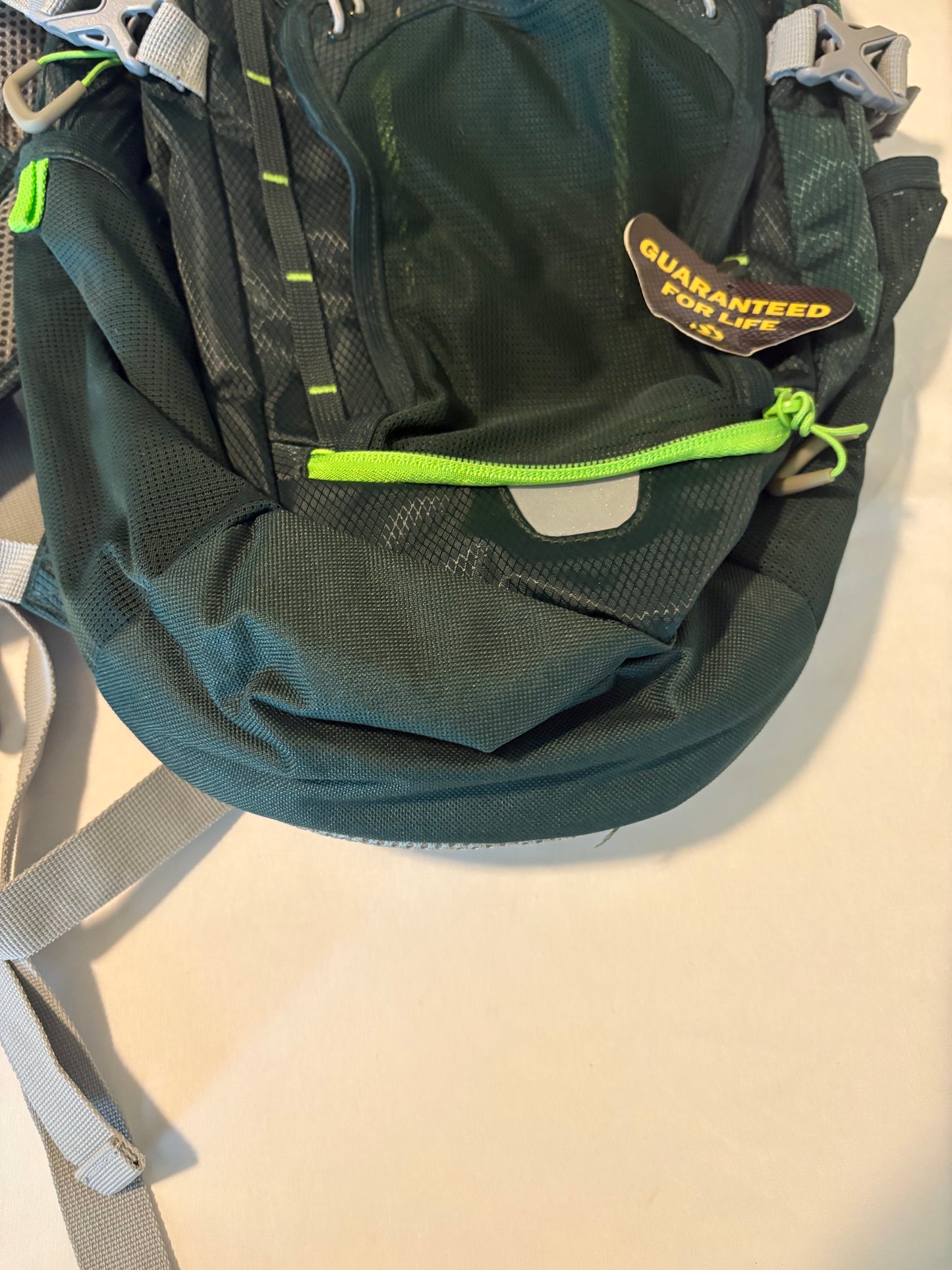 Outdoor Products Hydration Backpack with CamelBak Tube – Green/Gray – NWT