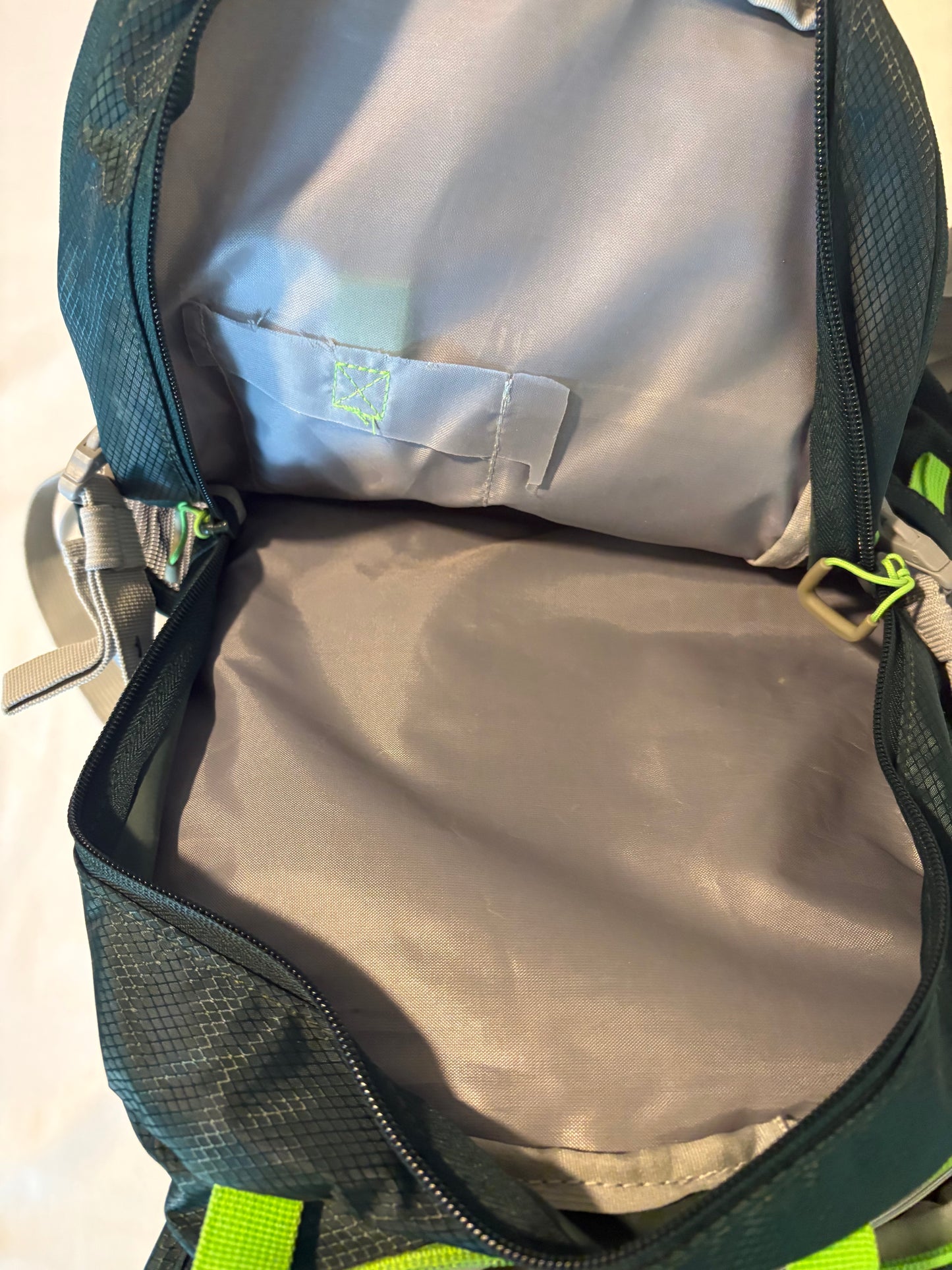 Outdoor Products Hydration Backpack with CamelBak Tube – Green/Gray – NWT