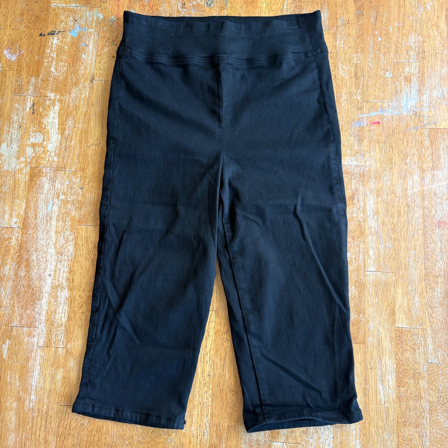 Capri Leggings High Rise Stretch Pull On Frame 25 Fits Like 27X16 Black Crop