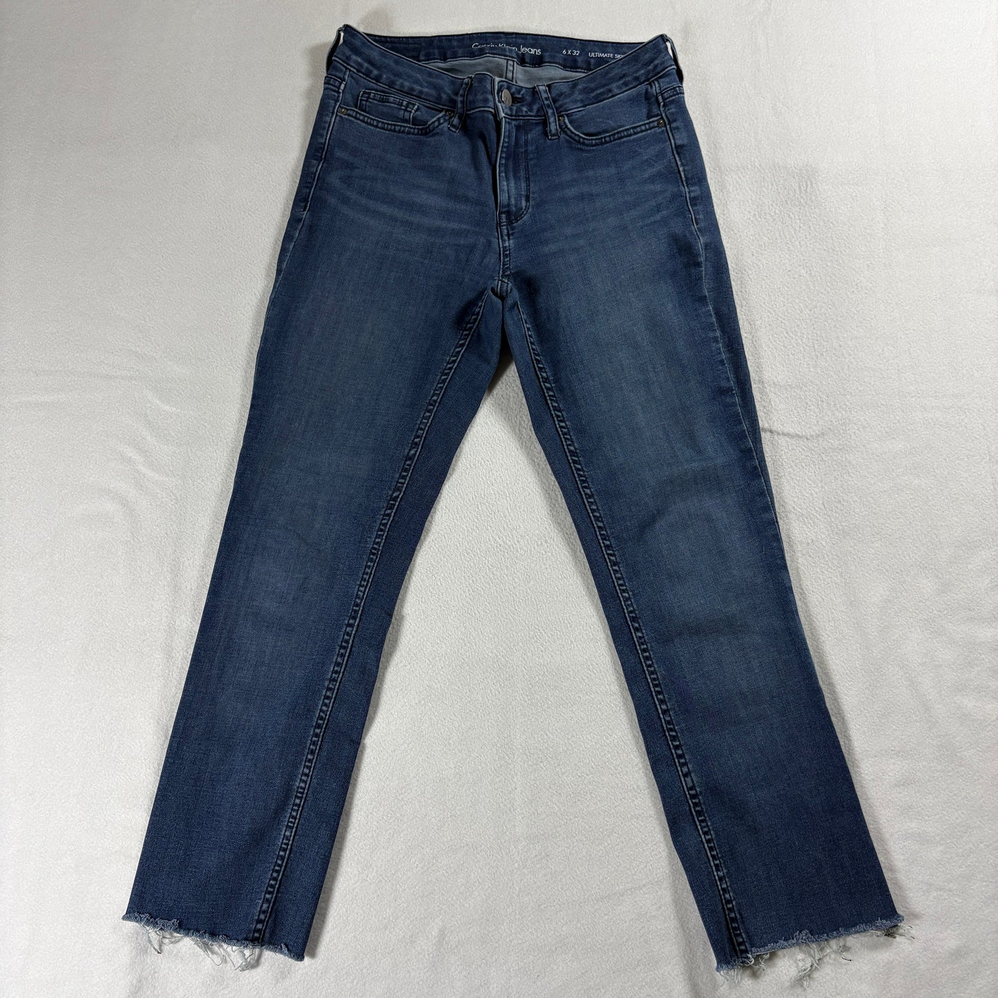 Calvin Klein Ultimate Skinny Jeans Womens 6x32 Raw Hem Stretch Denim Y2K